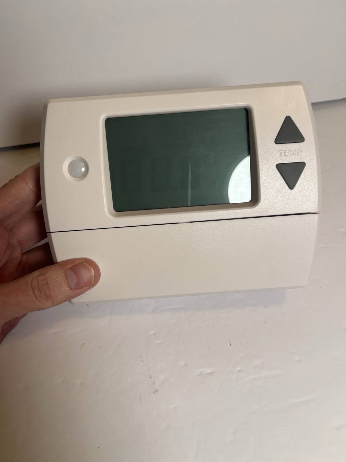 SDHW Clever Comfort Commercial Thermostat SDHW1001 24VAC 4H/4C Auto. Untested