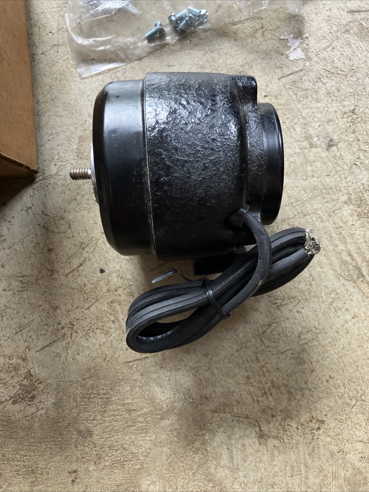 NOS 9 Watt GE Cast Iron Fan Motor 230 Volt CW 1550 Rpm