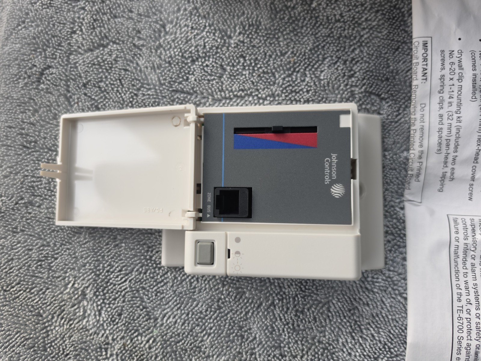 Johnson Controls TE-6700 Temp Element TE-67NP-1N00 Digital Wall 3V Battery