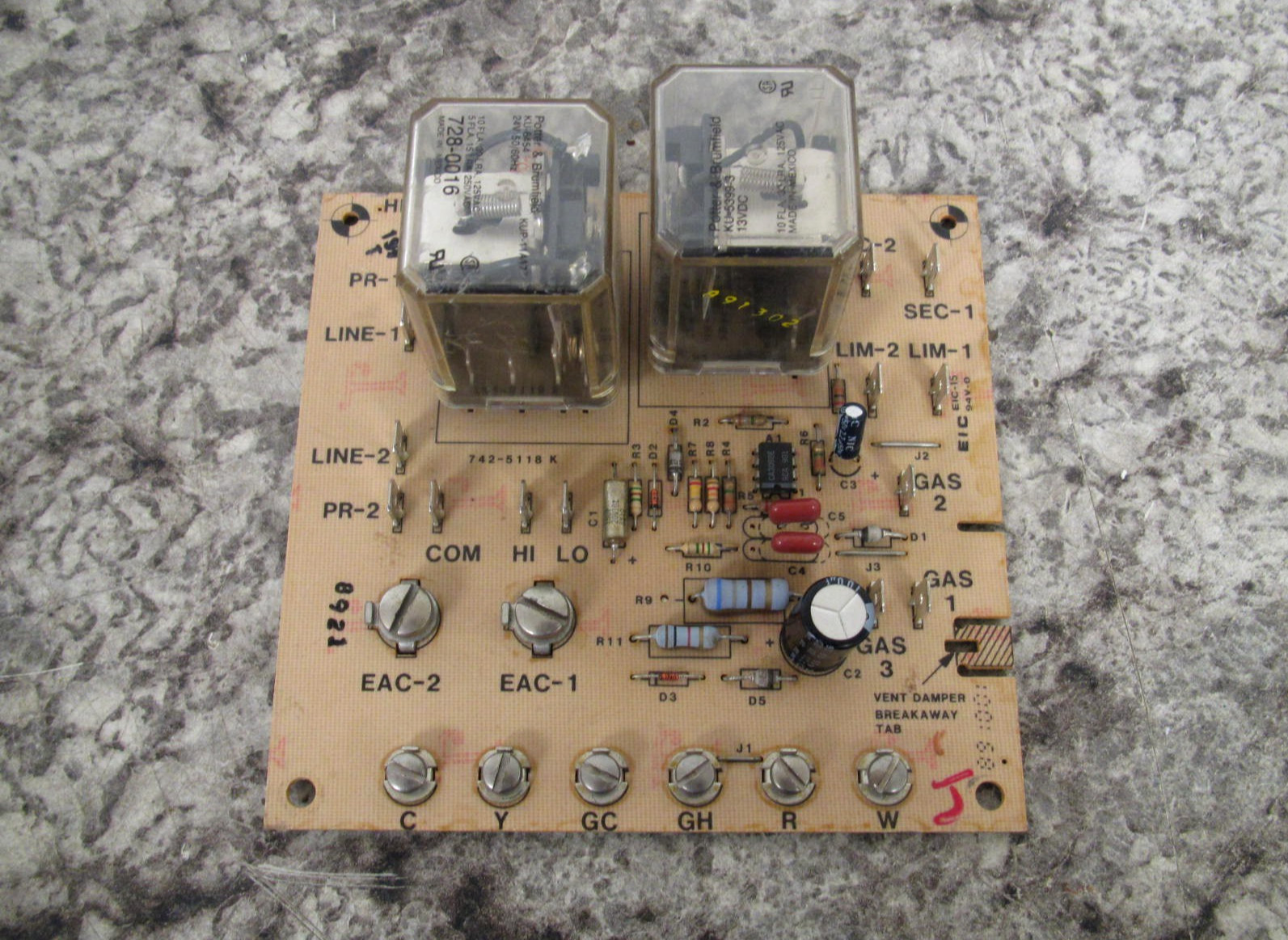 Carrier / Bryant / Payne HH84AA013 Furnace Control Circuit Board Free Shipping
