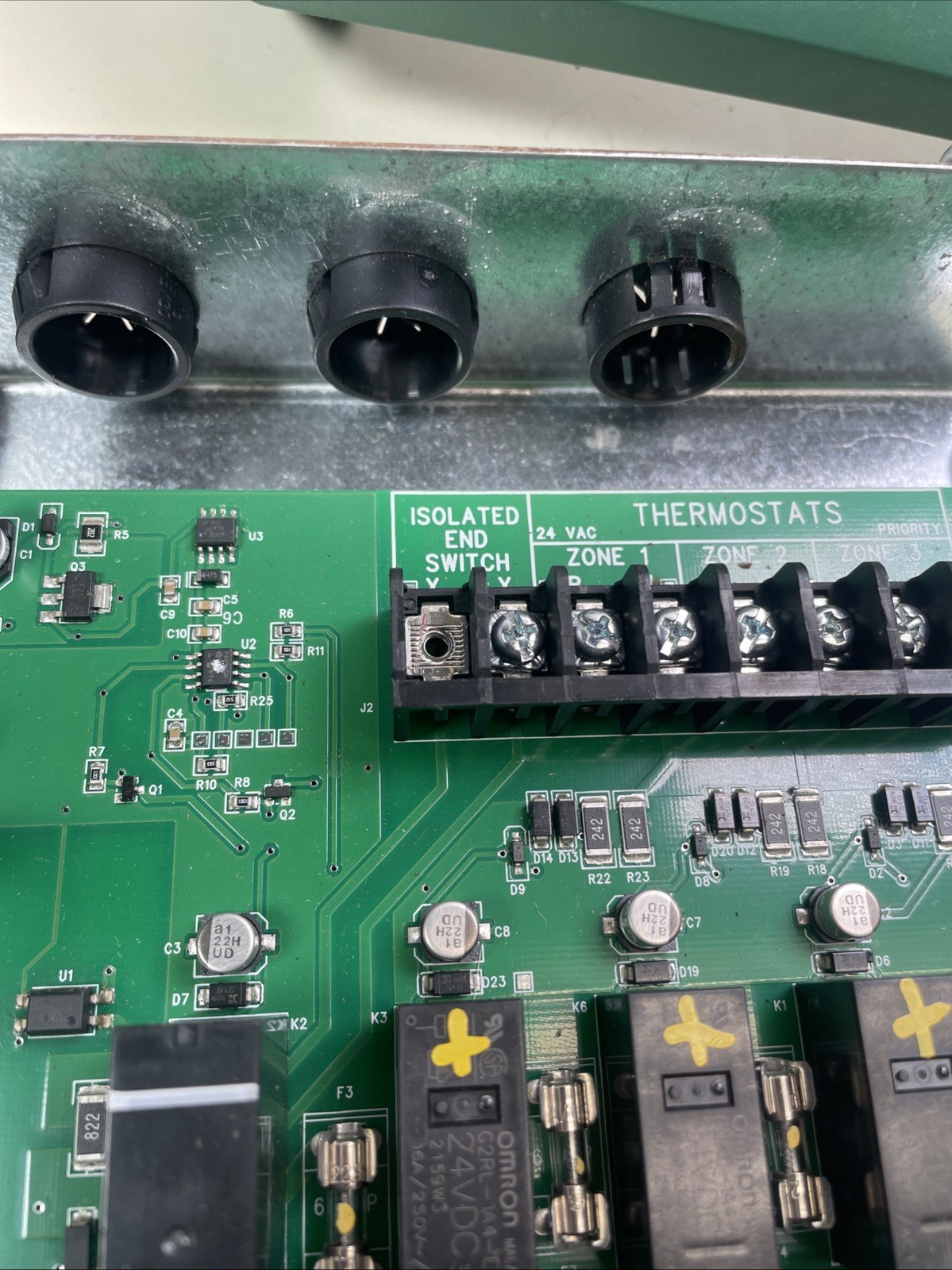 Taco SR503-4 3 Zone Switching Relay Missing 1 Clamp & Several KOs