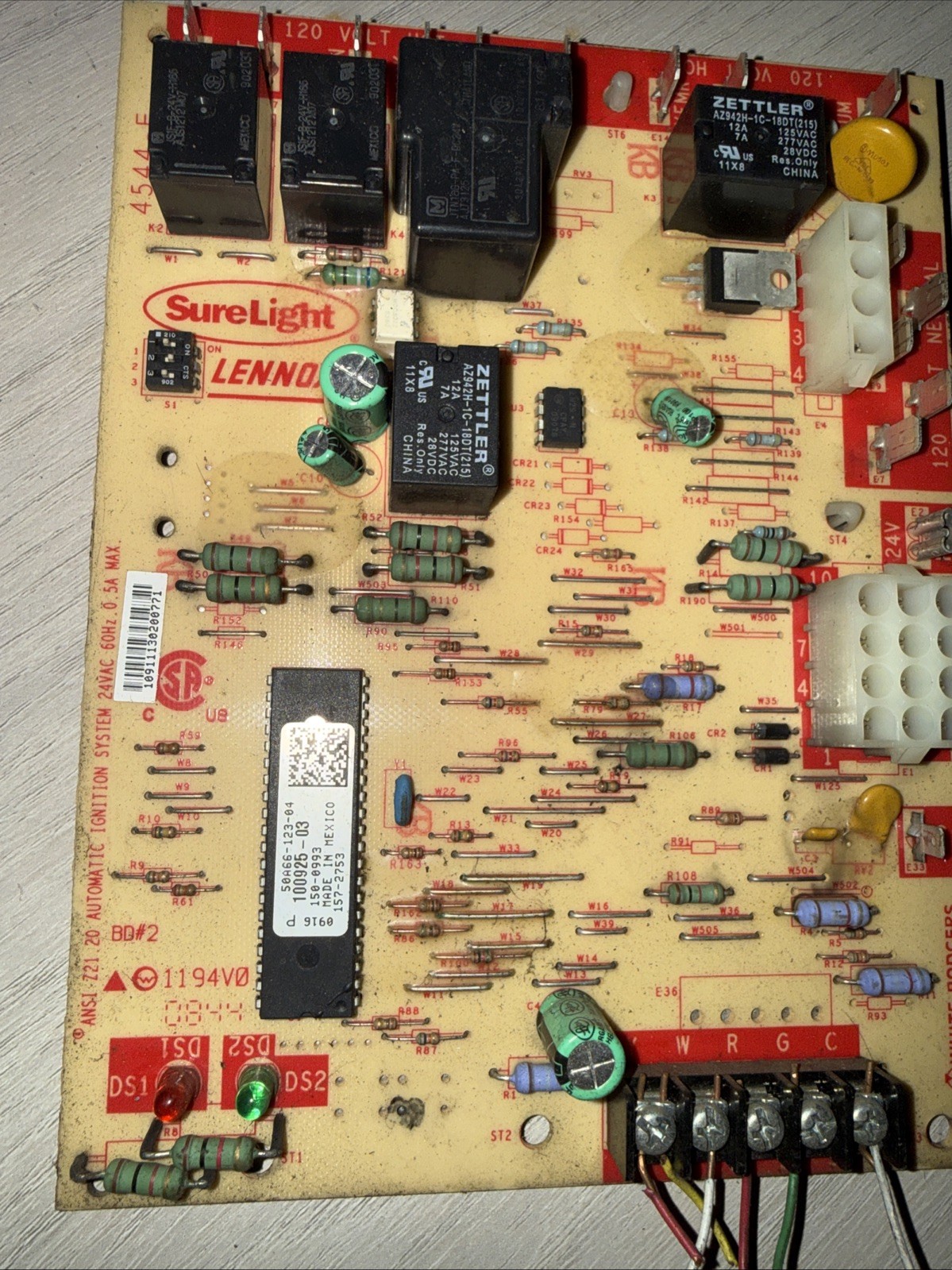 LENNOX 50A66-123-04 SureLight White Rodgers Control Circuit Board 100925-03