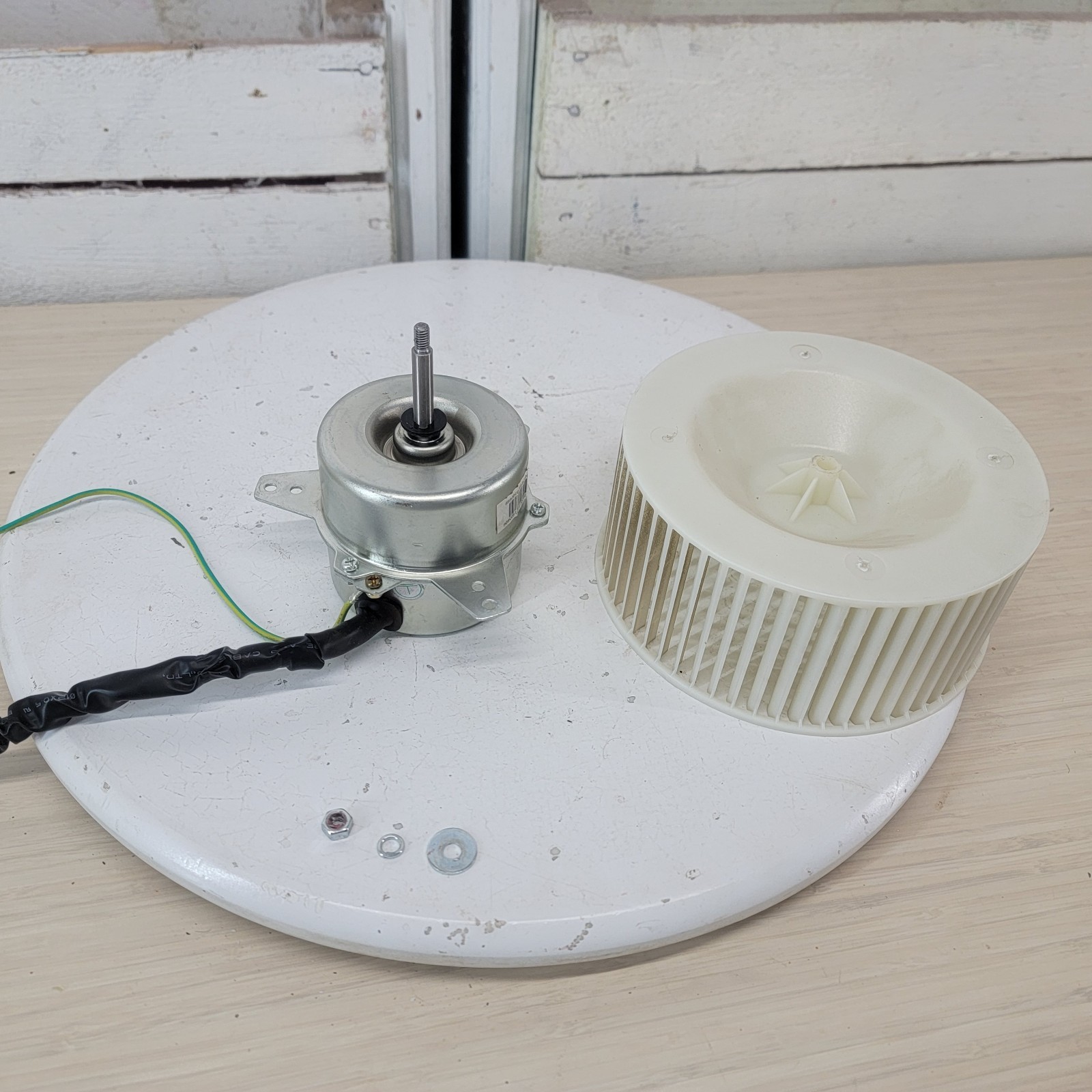 Dehumidifier Fan Motor YY025-824PL01-001 115V 25W w/ Blower Wheel & Harness Test