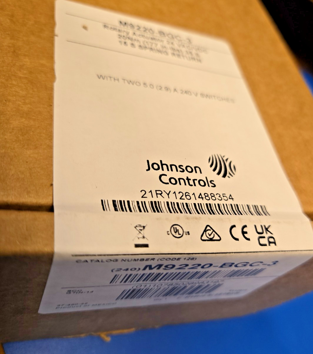 Johnson Controls M9220-BGC-3 Rotary Actuator 177in-lb Spring 24VAC/DC NEW SEALED