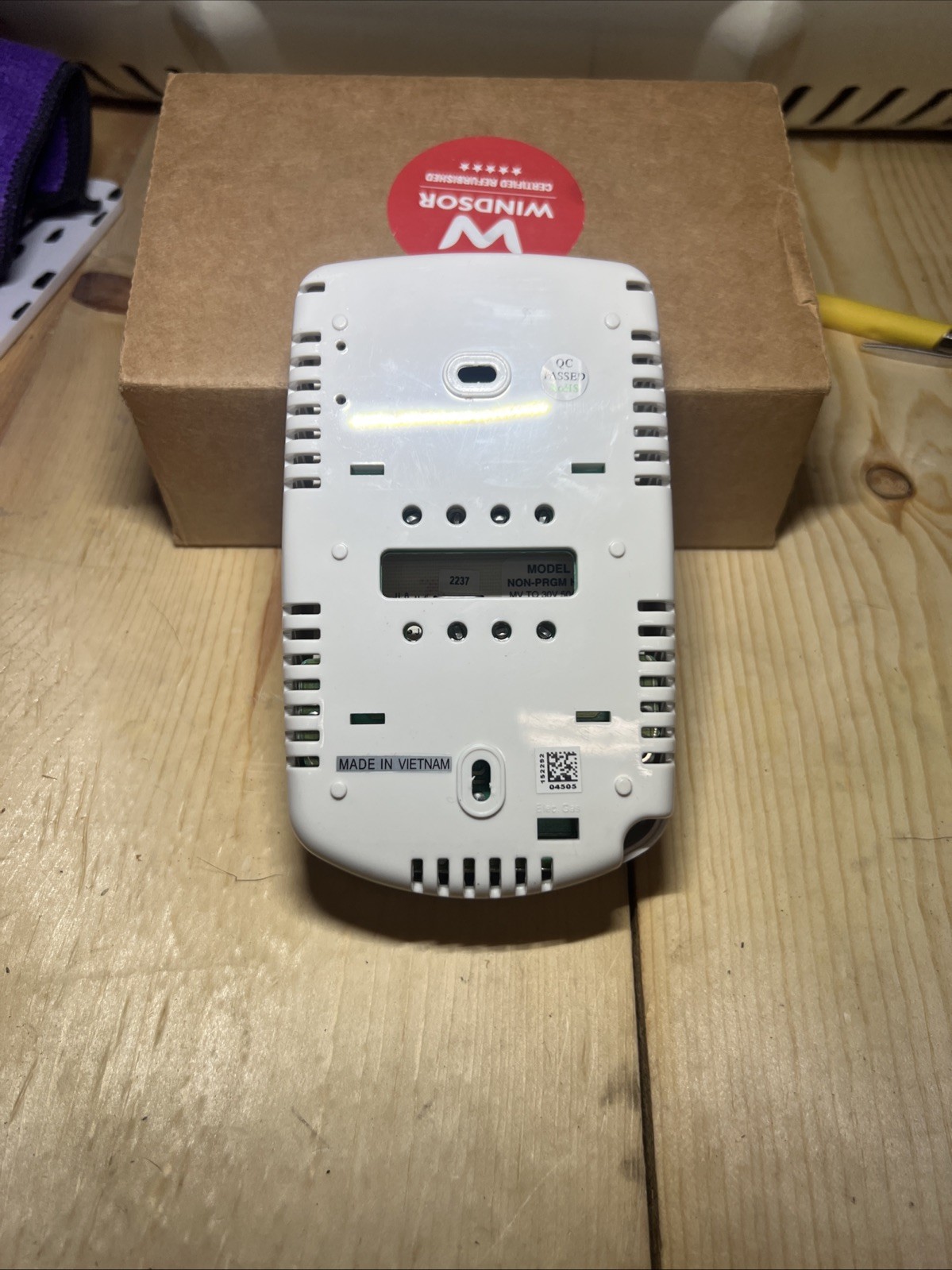 NEW EMERSON 1E78 NON-PROGRAMMABLE THERMOSTAT Tested.