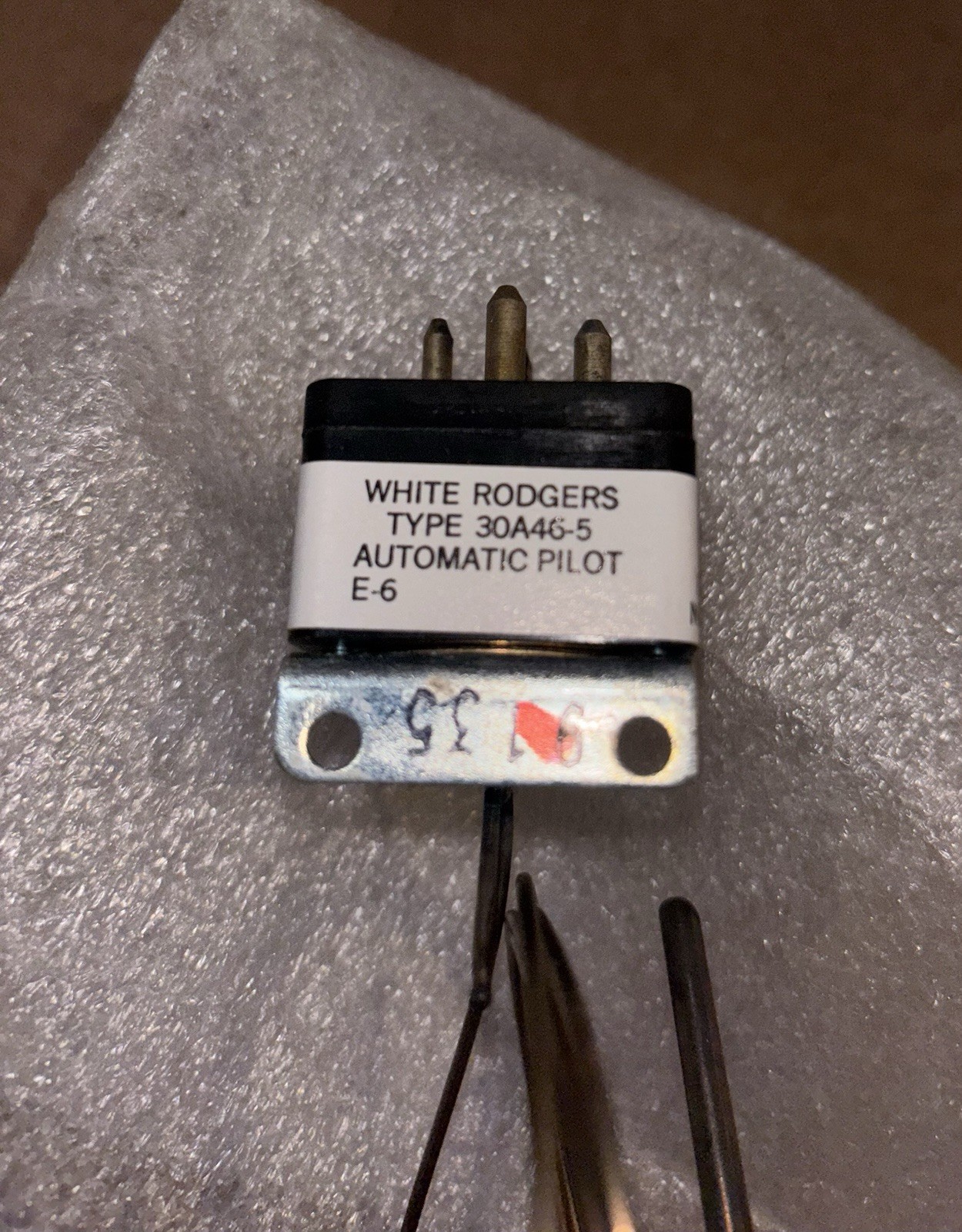 White Rodgers 30A46-5 Flame Sensor Automatic Pilot 30A46-5 Emerson New w papers