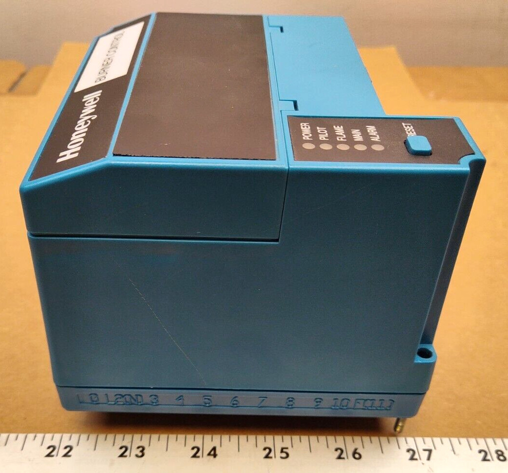 Honeywell On-Off Primary Control with PrePurge – In Burner Control RM7895 A 1014