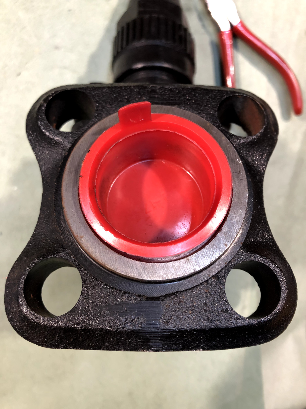 HENRY VALVE C151B-2C SHUT OFF VALVE PACKED GLOBE FLANGED 1-1/4″ AMMONIA NEW