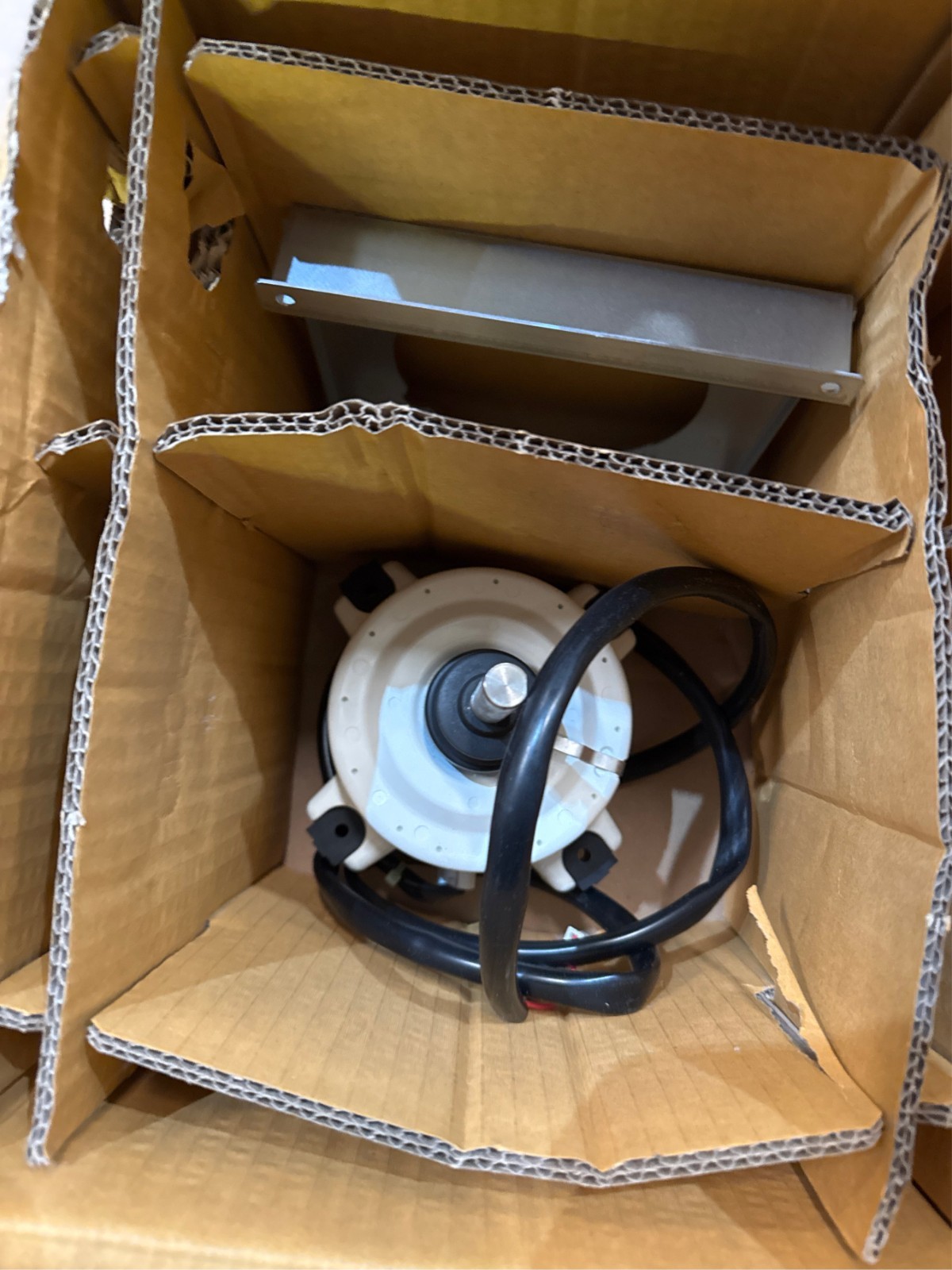 Fujitsu Condenser Fan Motor K9379385015 MFE60TVBT DC Outdoor Unit