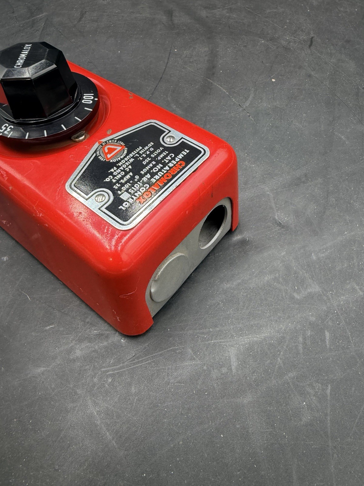 Chromalox AR-1015 Adjustable Temperature Controller With Probe 0-100 Degrees