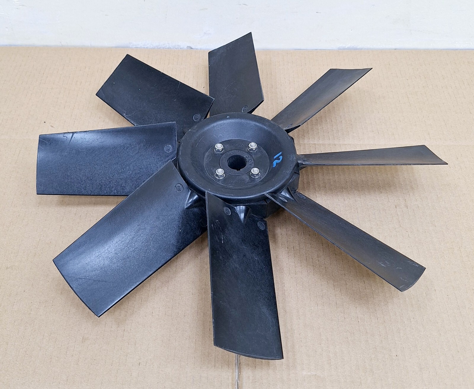 Multi-Wing 100100 / 104 / 119A Axial Propeller