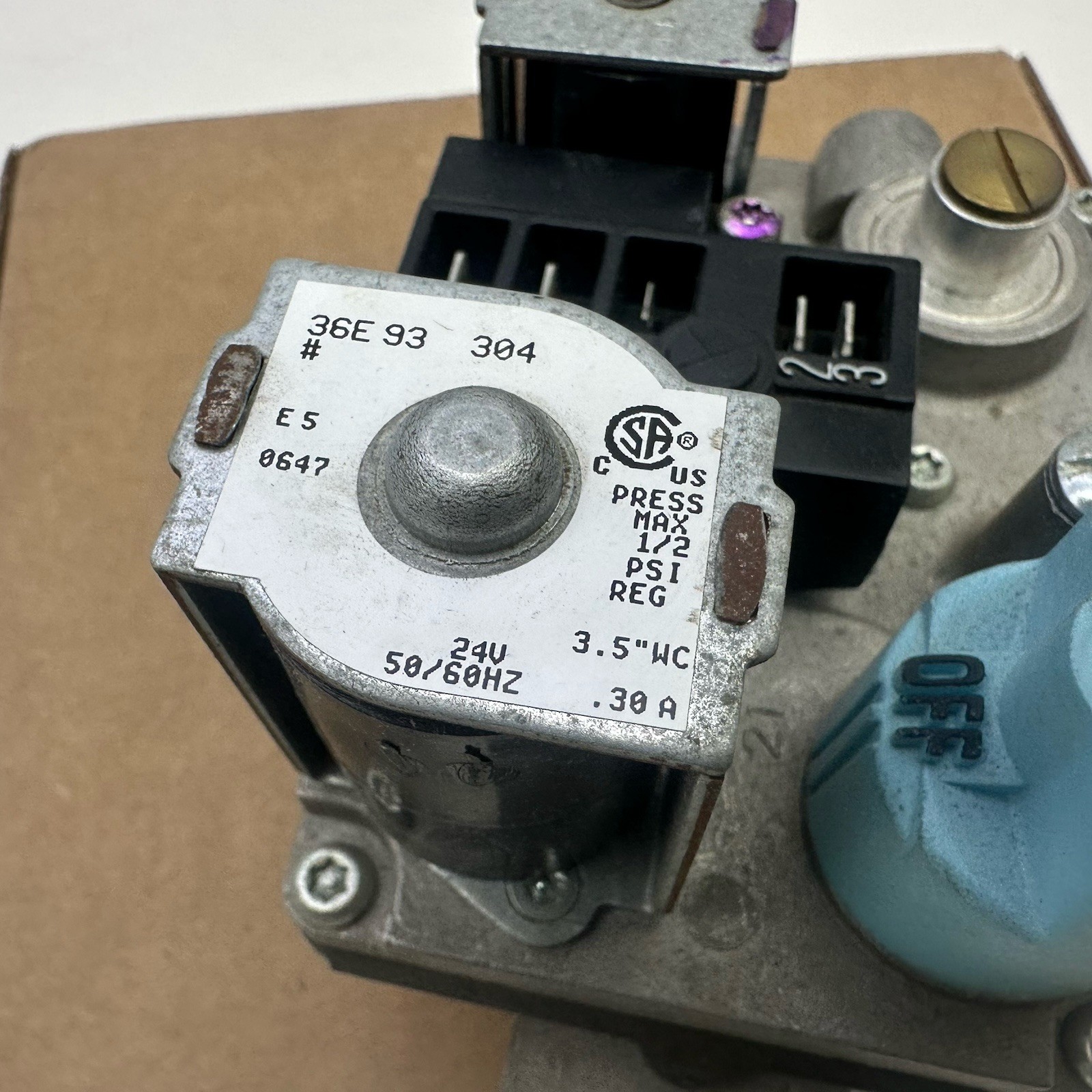 White Rodgers 36E93 304 Manifold Gas Valve 36E93304 Unknown Working Condition