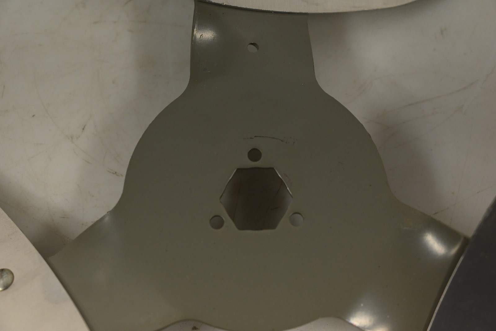 Lau 3 Blade Heavy Duty Condenser Propeller Cw Rotation 27° Pitch 24″ Diameter
