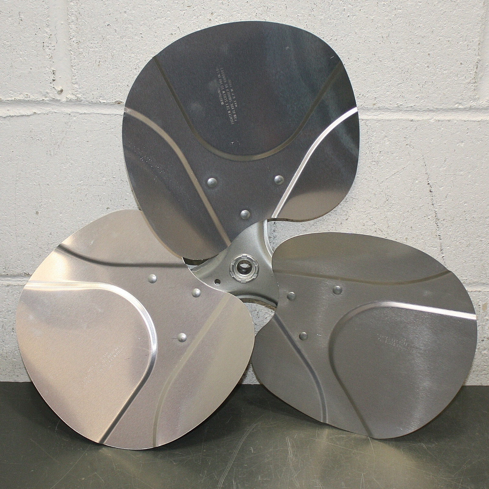 Dayton 20″ Fan Propeller 4C462, 3 Blade, 5/8″ Bore, 17° Pitch, Aluminum, CW