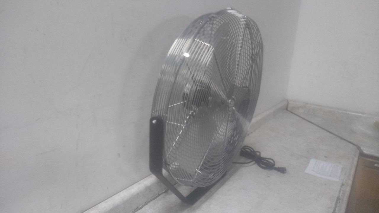 TPI Industrial U24-TE 24 In Blade Dia 120V Yoke Mounted Workstation Fan