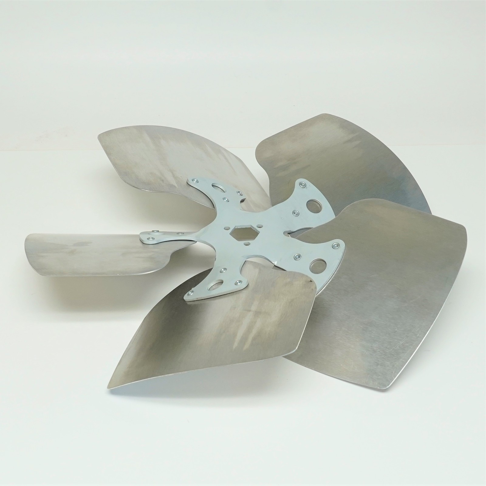 Lau 60560101 16″ Fan Blade CW Rotation 27 Degree Pitch 5 Blades
