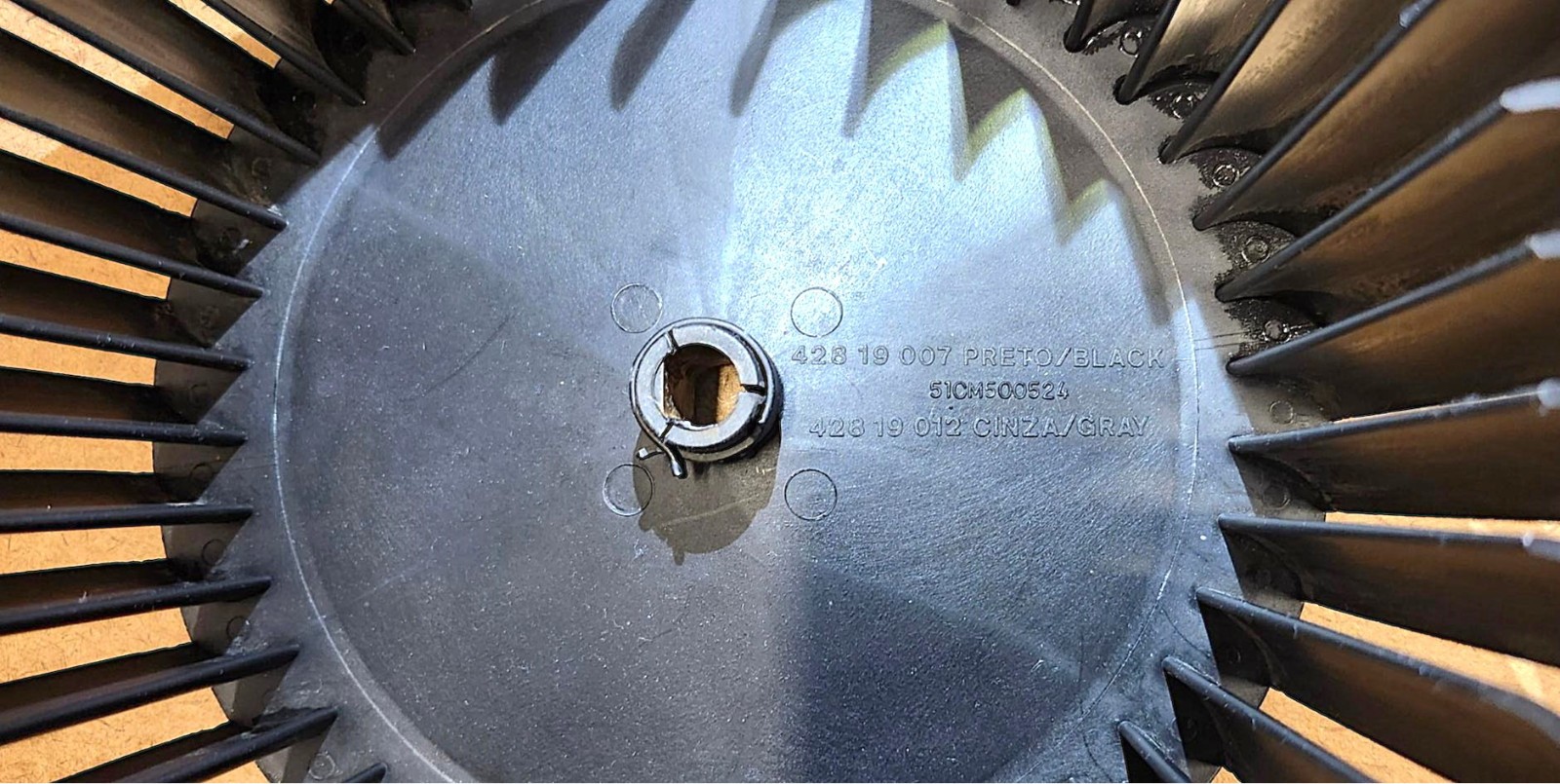 Carrier 428 19 007: Blower fan wheel, black, 8-1/4″OD x 4″ TH w/ 1/2″ D-shaft