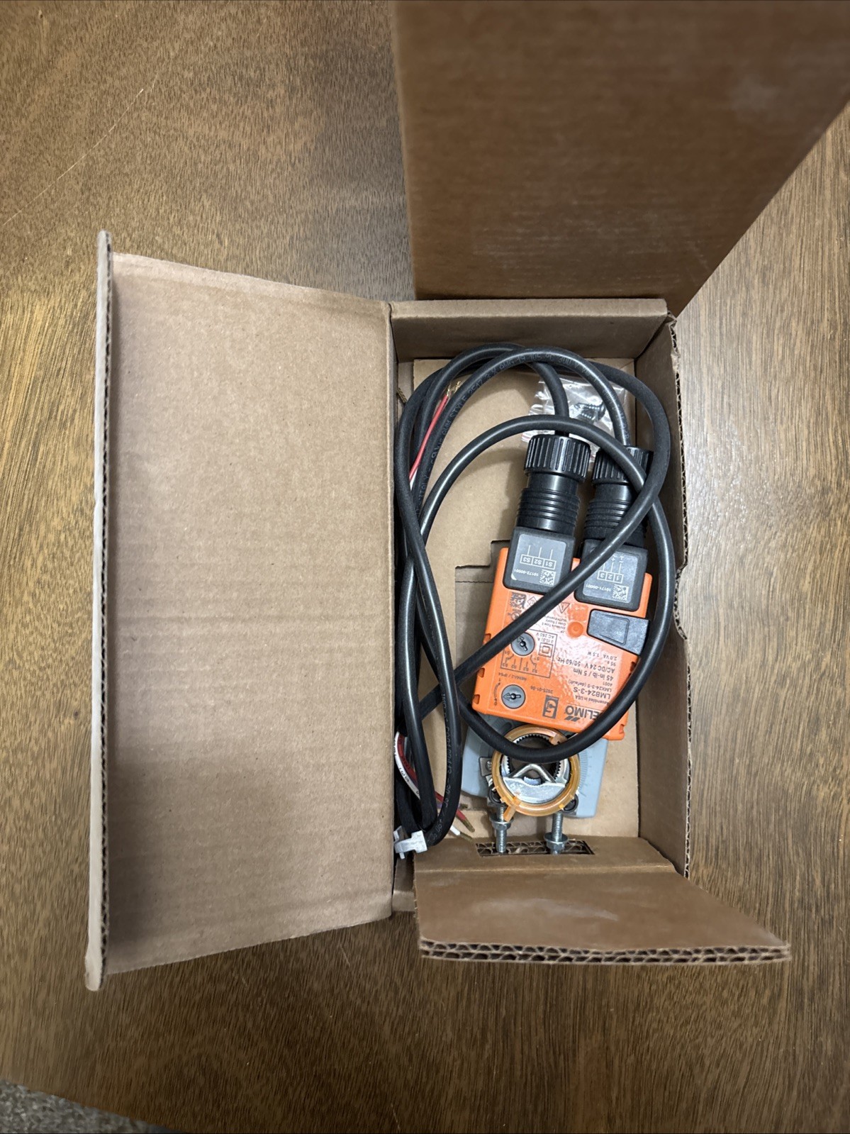 LMB24-3-S Damper Actuator, 45 in-lb [5 Nm], Non fail-safe, AC/DC 24 V,