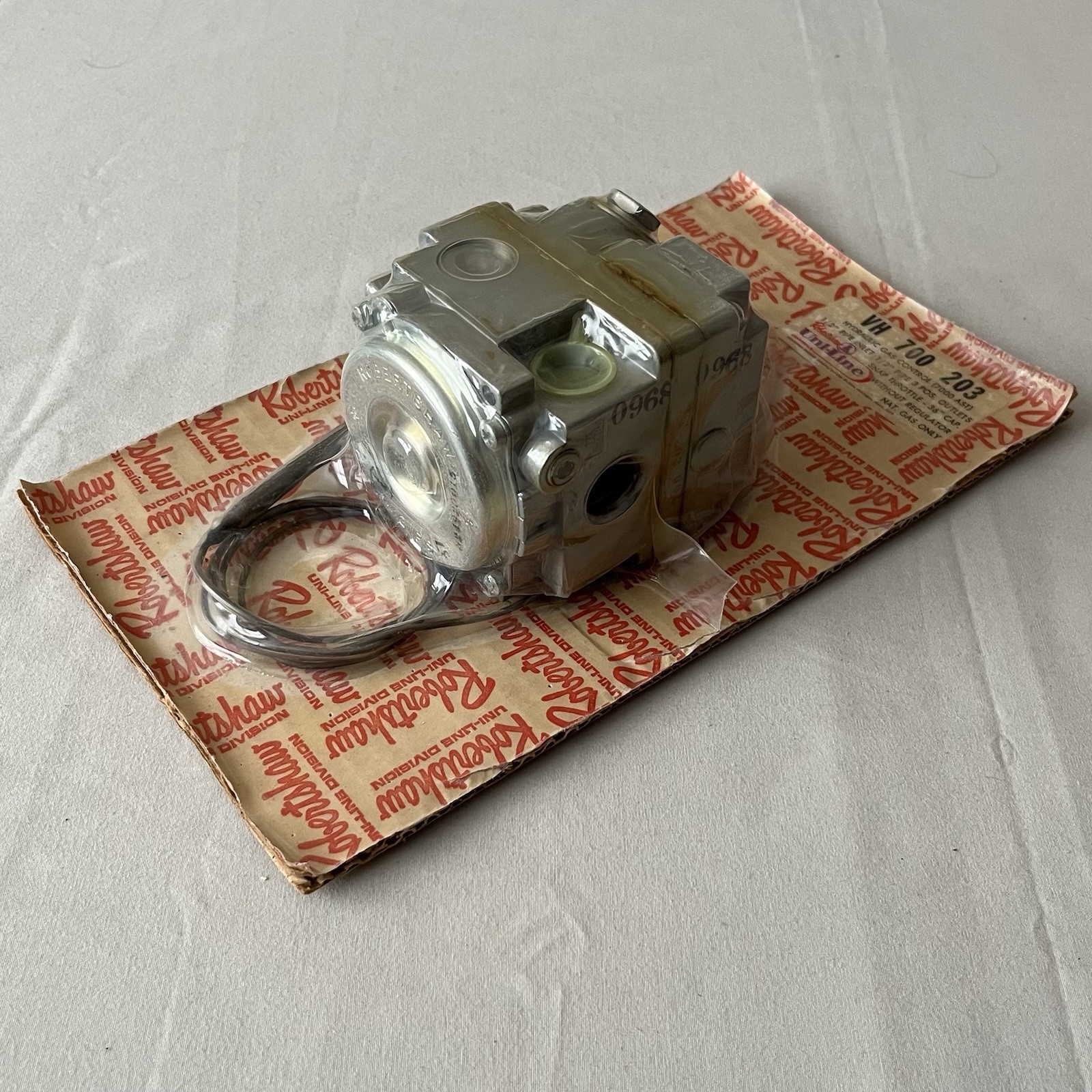 NOS Robertshaw Hydraulic Natural Gas Valve Controls 1/2″ In/Out VH 700 203