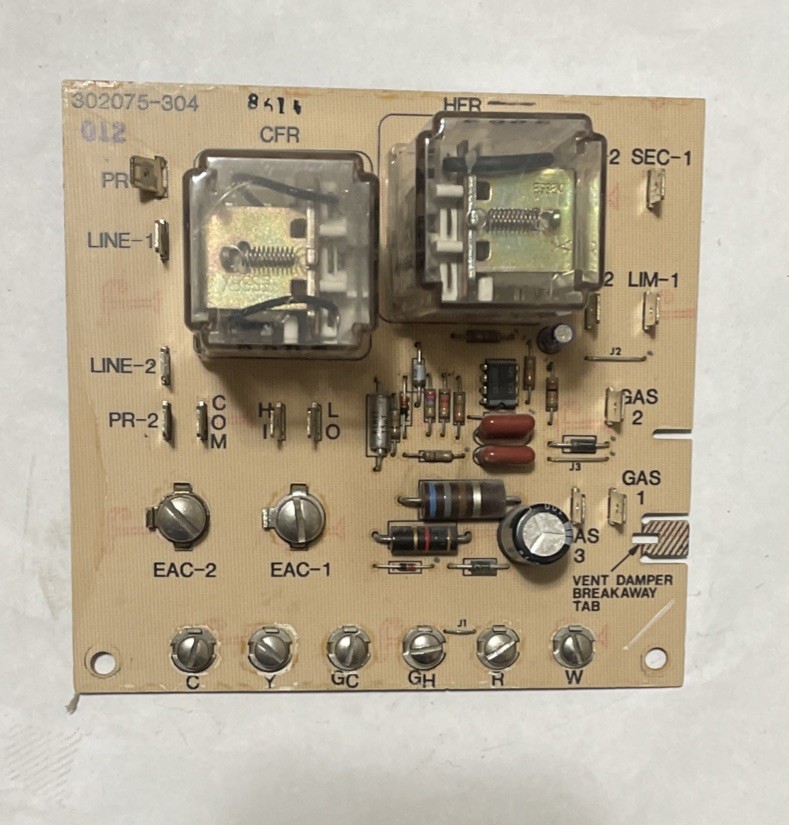 Carrier 302075-304 HVAC Furnace Control Circuit Board TESTED/ WORKING