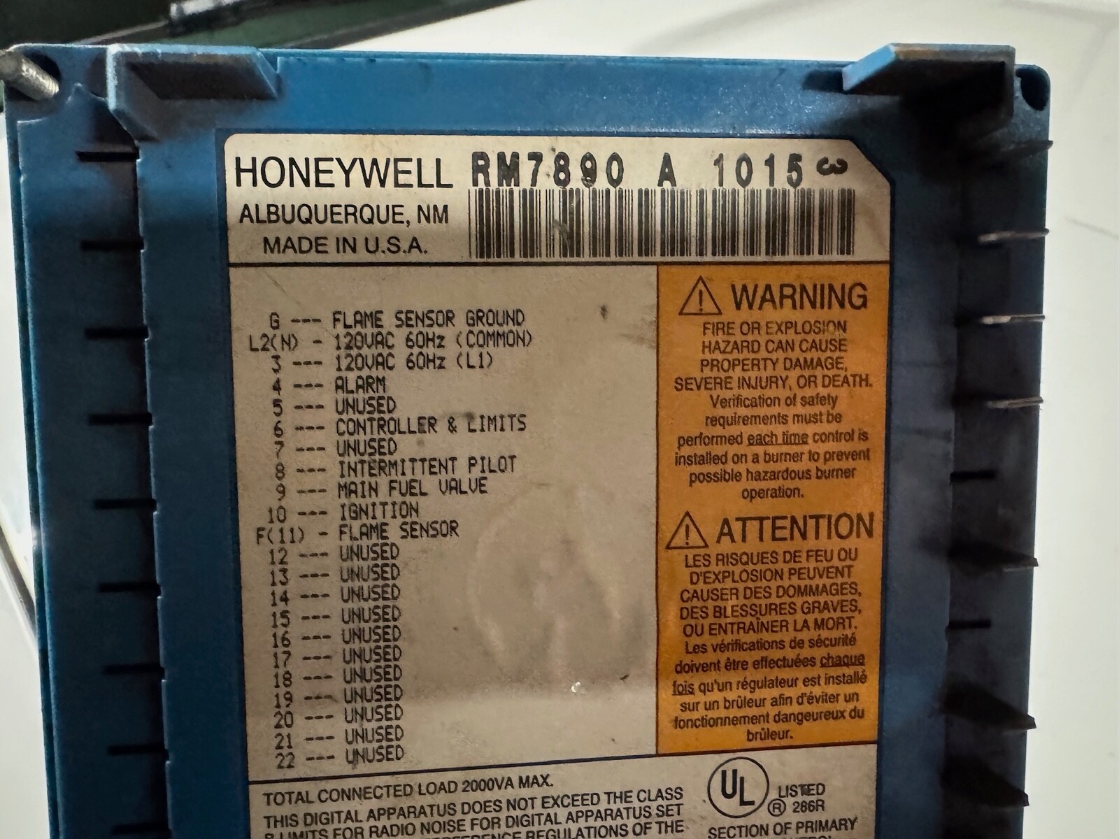 Honeywell RM7890 A 1015 W/ R7849B1021 Dynamic Ampli-Check Ultraviolet flame