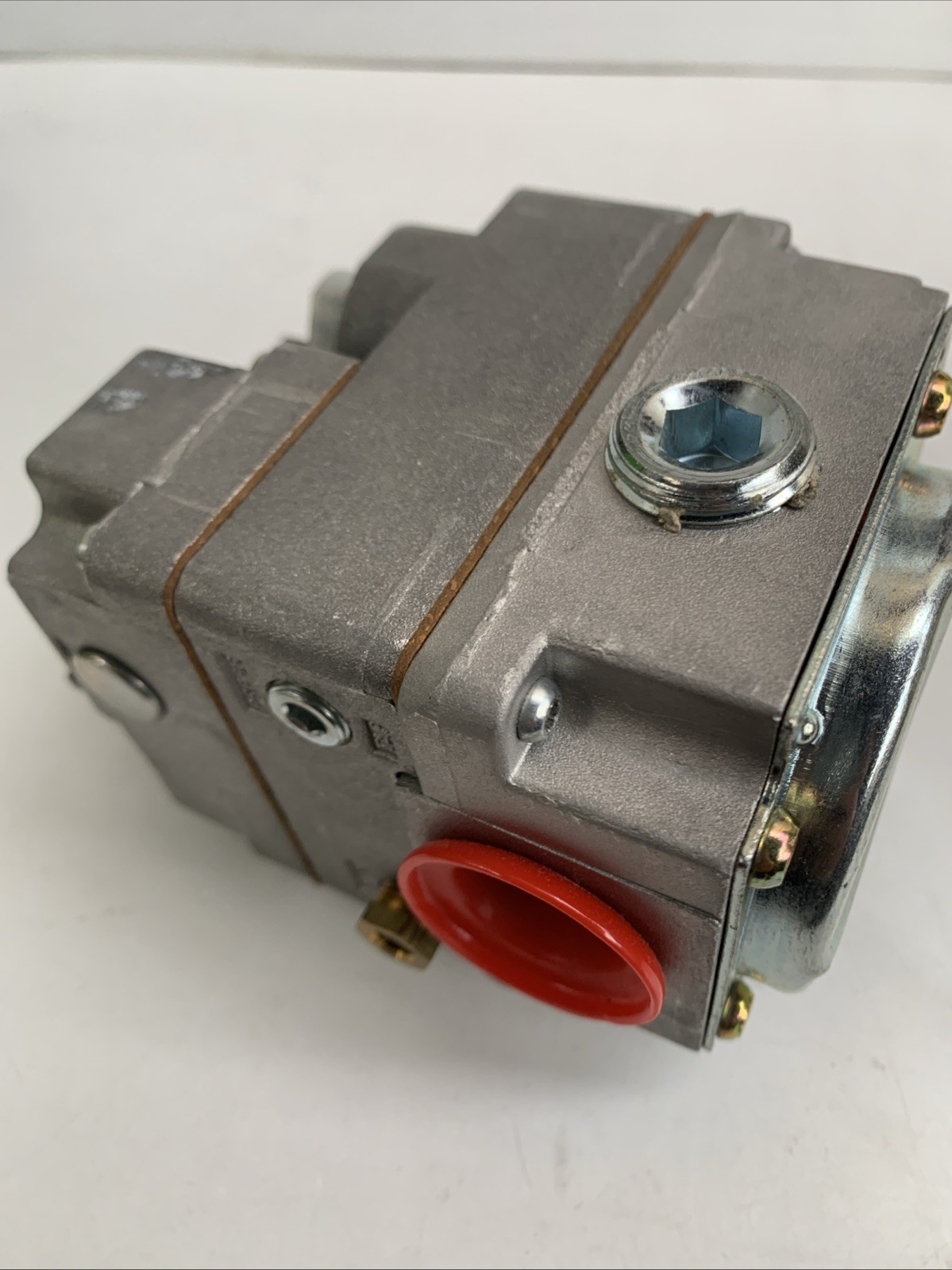 White-Rodgers 36C03-433 Gas Valve, Ng/Lp, Standing Pilot, 24 V, 2.5 To 5.0 In