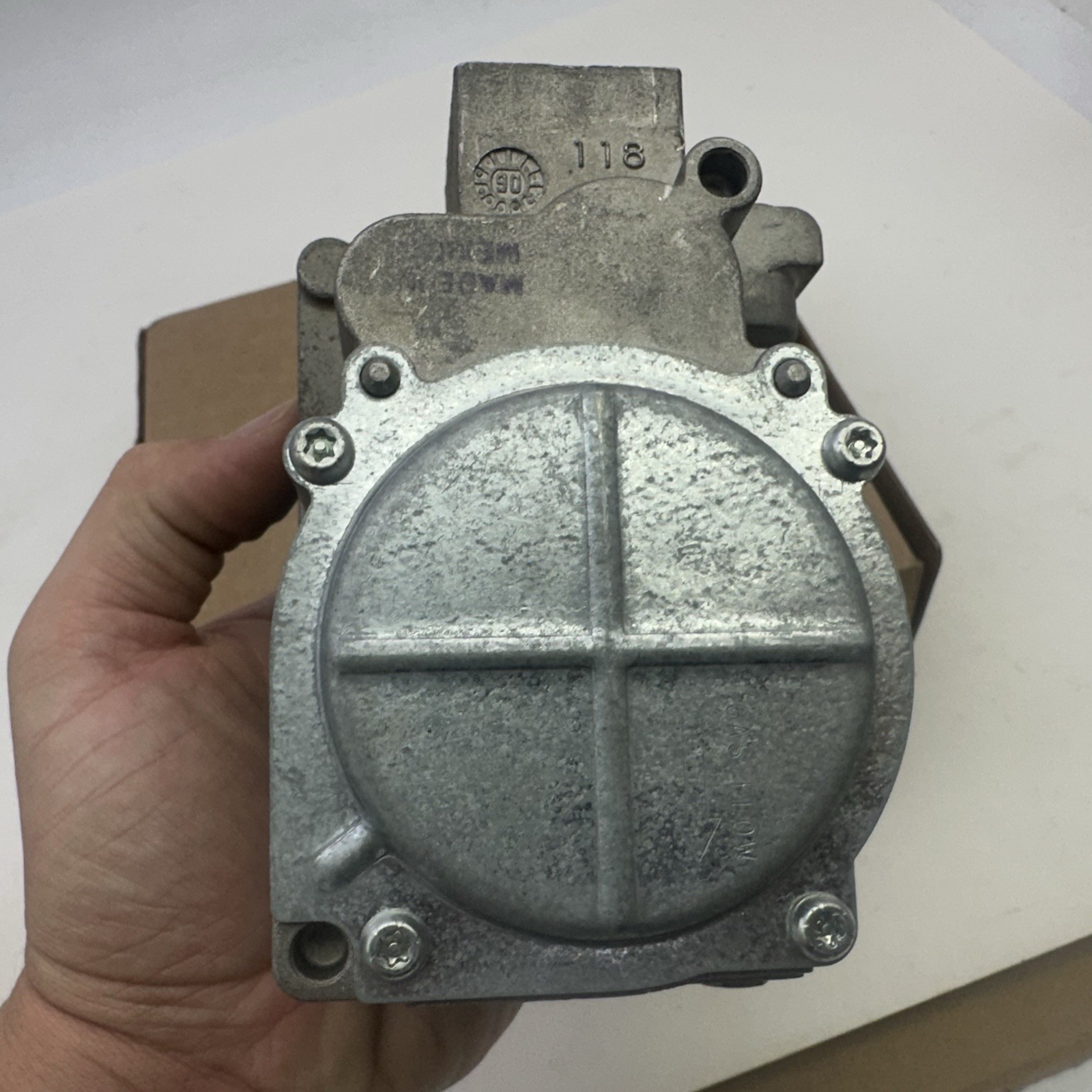 White Rodgers 36E93 304 Manifold Gas Valve 36E93304 Unknown Working Condition