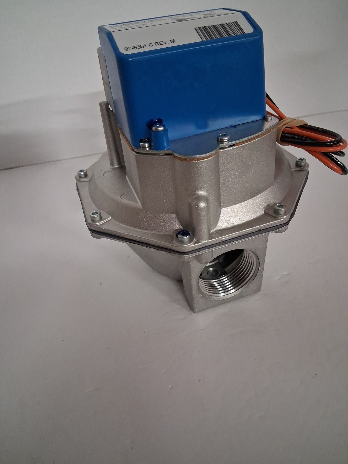 NEW IN BOX! Honeywell 1.25″ DIAPHRAGM 120V, NATURAL OR LP GAS VALVE V4943A 1029