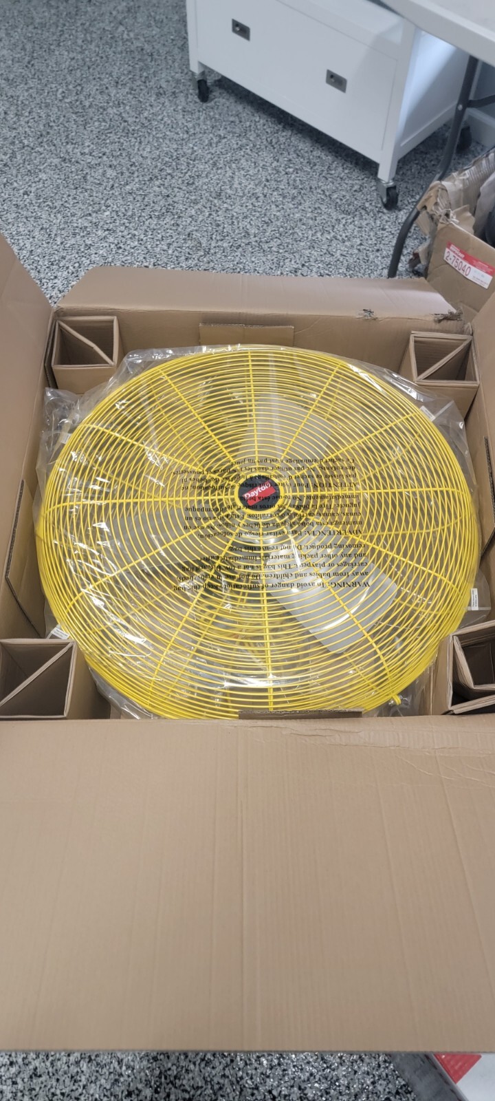 NEW DAYTON 30″ DIAMETER OSCILLATING INDUSTRIAL AIR CIRCULATOR 1VCF4D Yellow