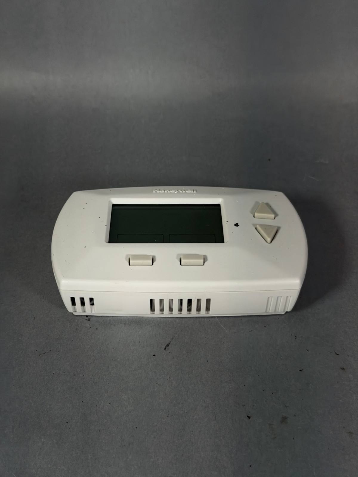 Honeywell RTHL3550d1006 Non- Programable Thermostat RTHL3550D w/Batteries