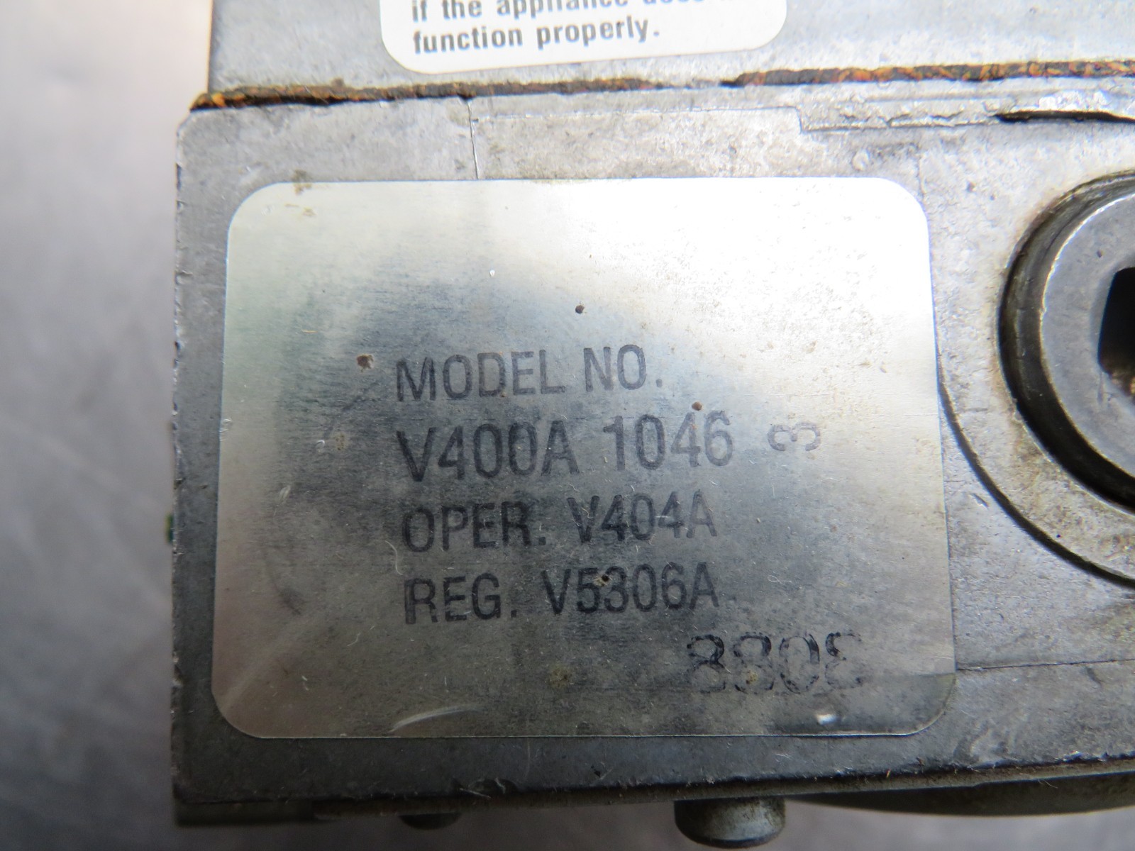 Honeywell V400A-1046 Natural Gas Valve