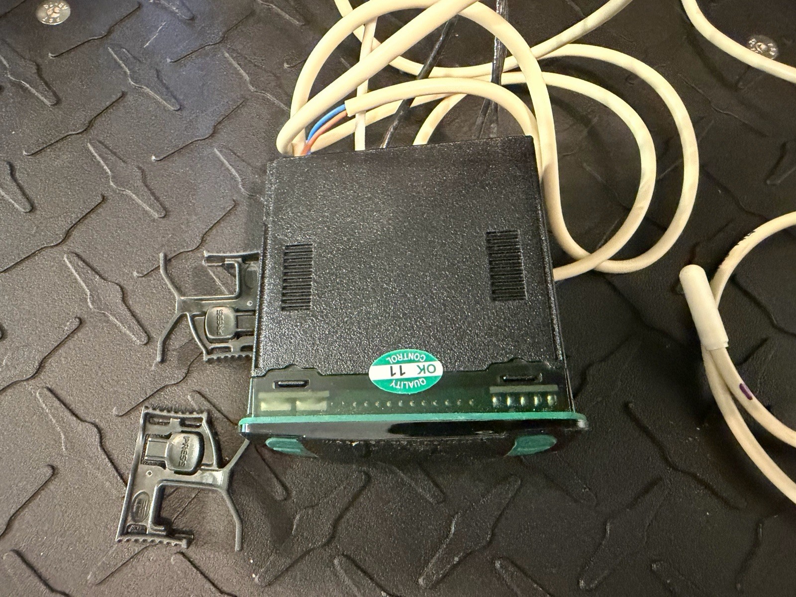 Dixell MT-512E 2HP/13 Temperature Control W/Sensor. 115/230v. Same Day Shipping