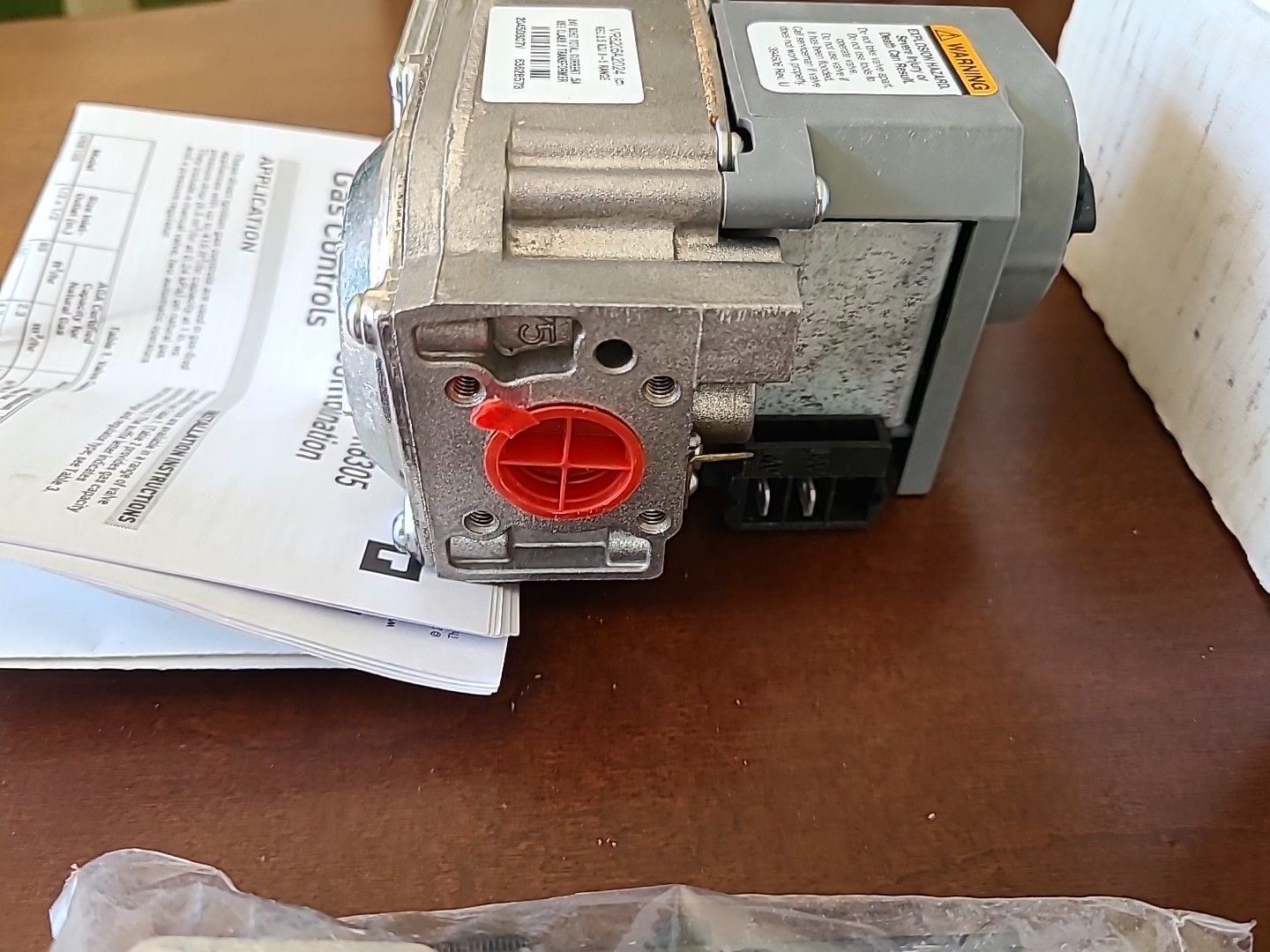 Resideo VR8205A2024 Direct Ignition Combination Gas Control