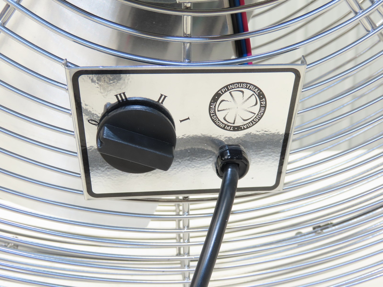 TPI Industrial F-24-TE 24″ Floor Fan with Totally Enclosed Motor 120VAC 2.2 Amp