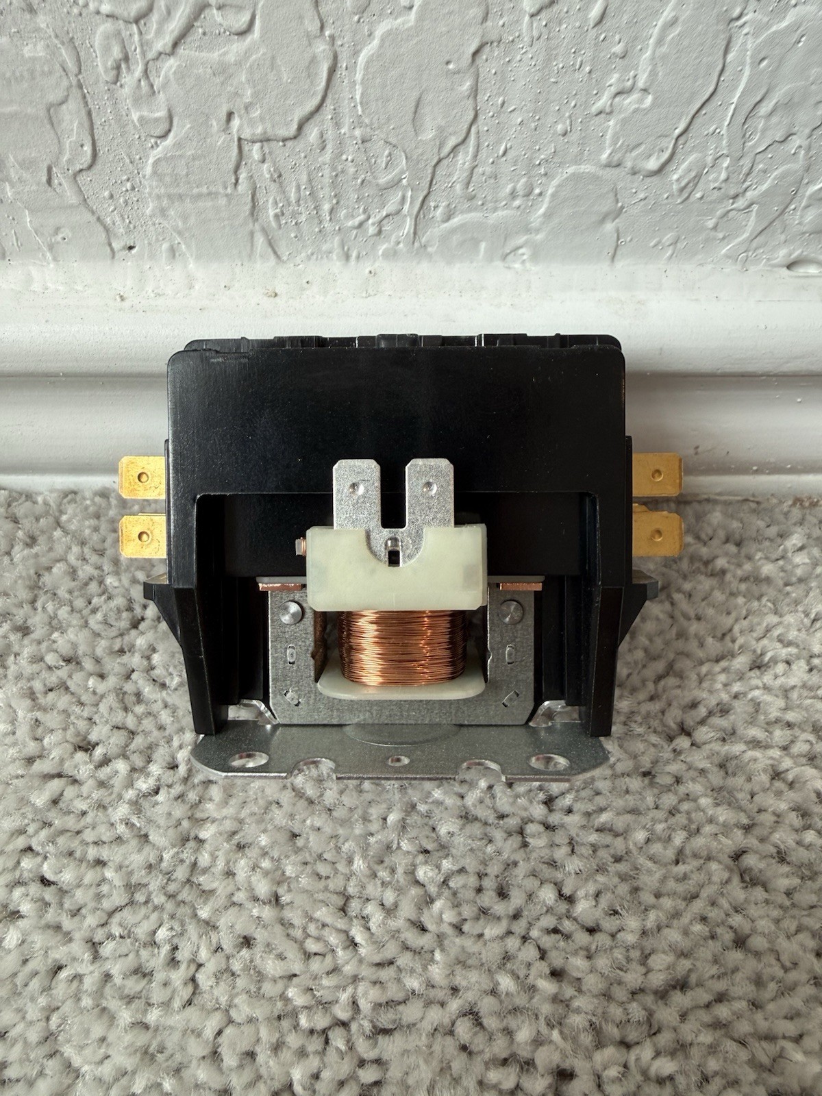 Hartland Controls Definite Purpose Contactor CONT2P030024V – New Open Box
