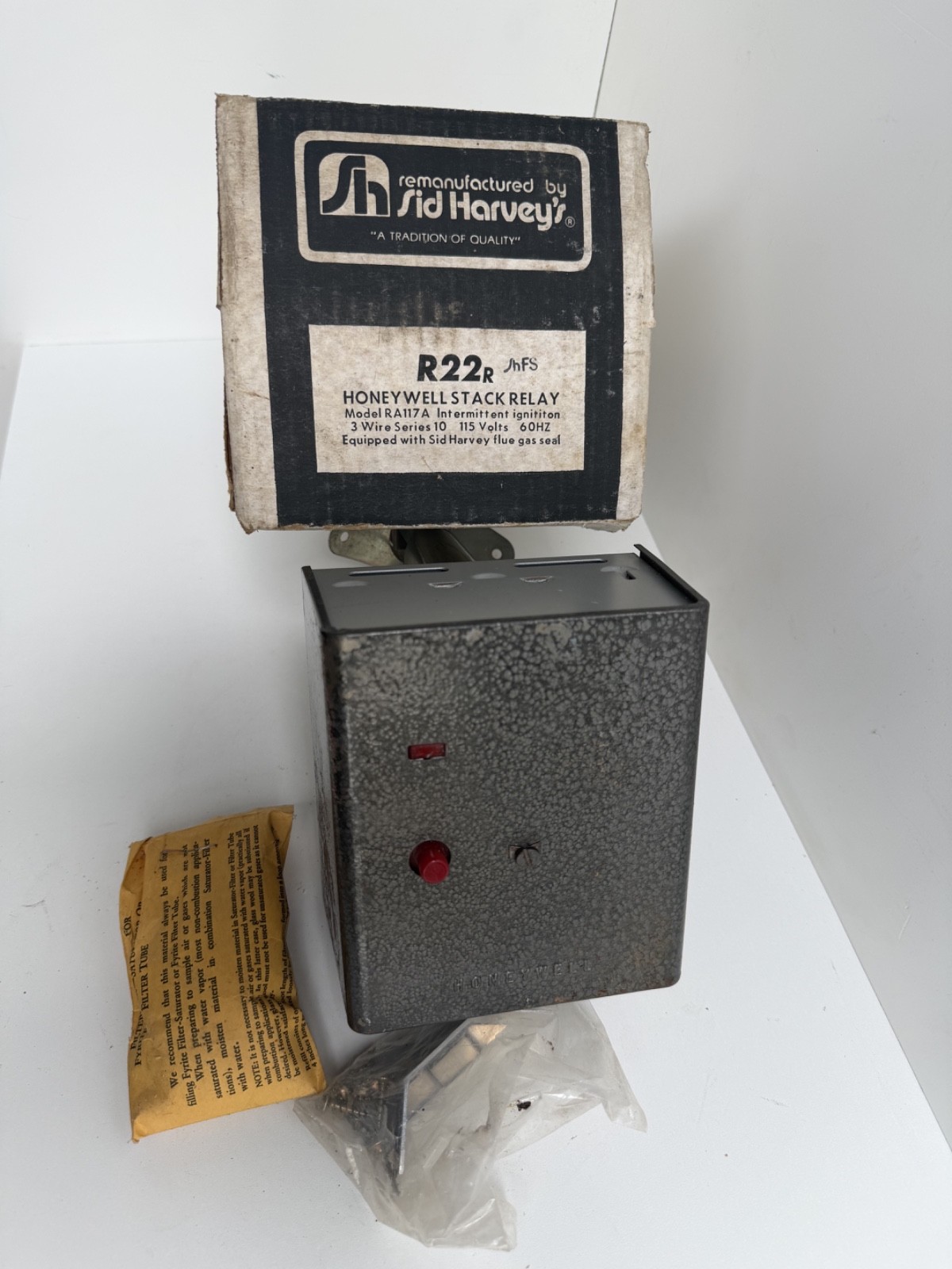 Sid Harvey R22R Honeywell RA117A Protectorelay Oil Burner Stack Relay 115V