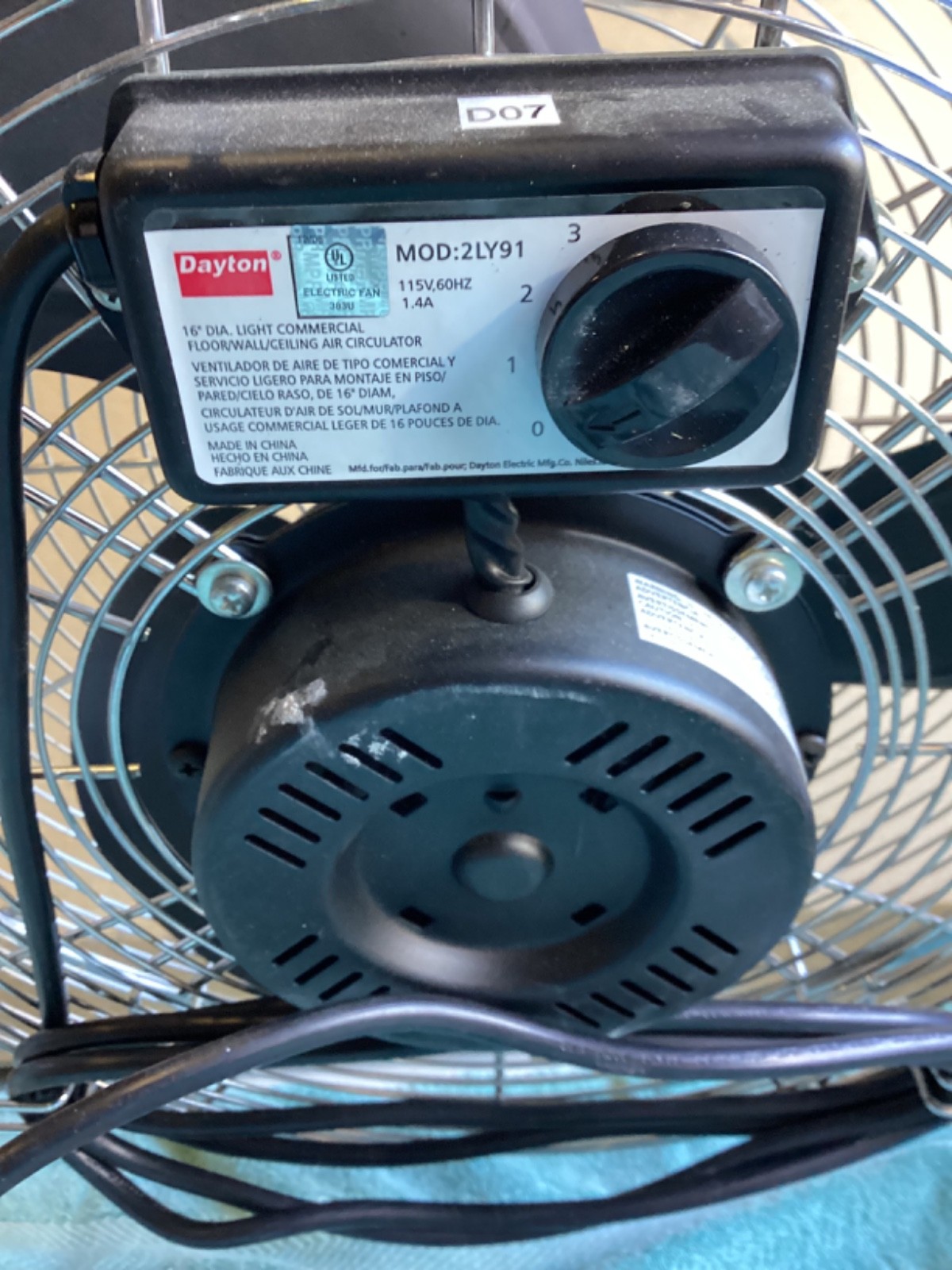 Dayton 2Ly91 Industrial Fan Free Standing 16” In Excellent Condition