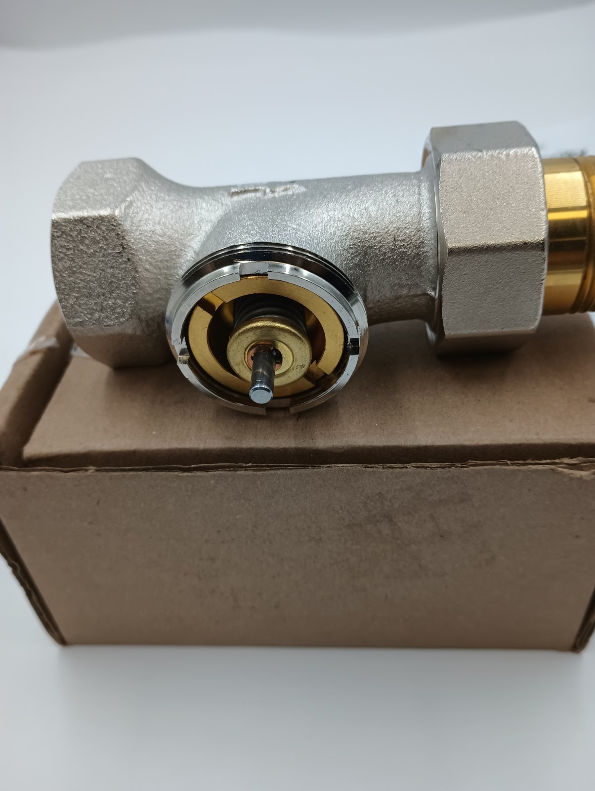 HONEYWELL V110D1016 THERMOSTATIC 1″ STRAIGHT VALVE FOR HIGH CAPACITY RADIATOR