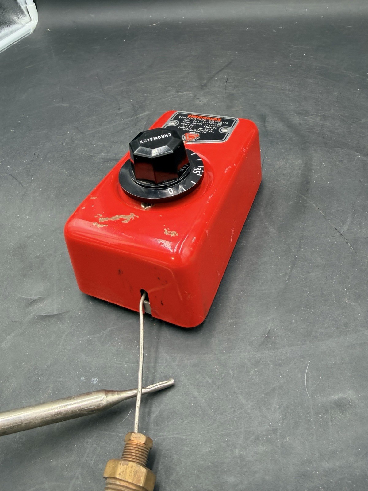 Chromalox AR-1015 Adjustable Temperature Controller With Probe 0-100 Degrees