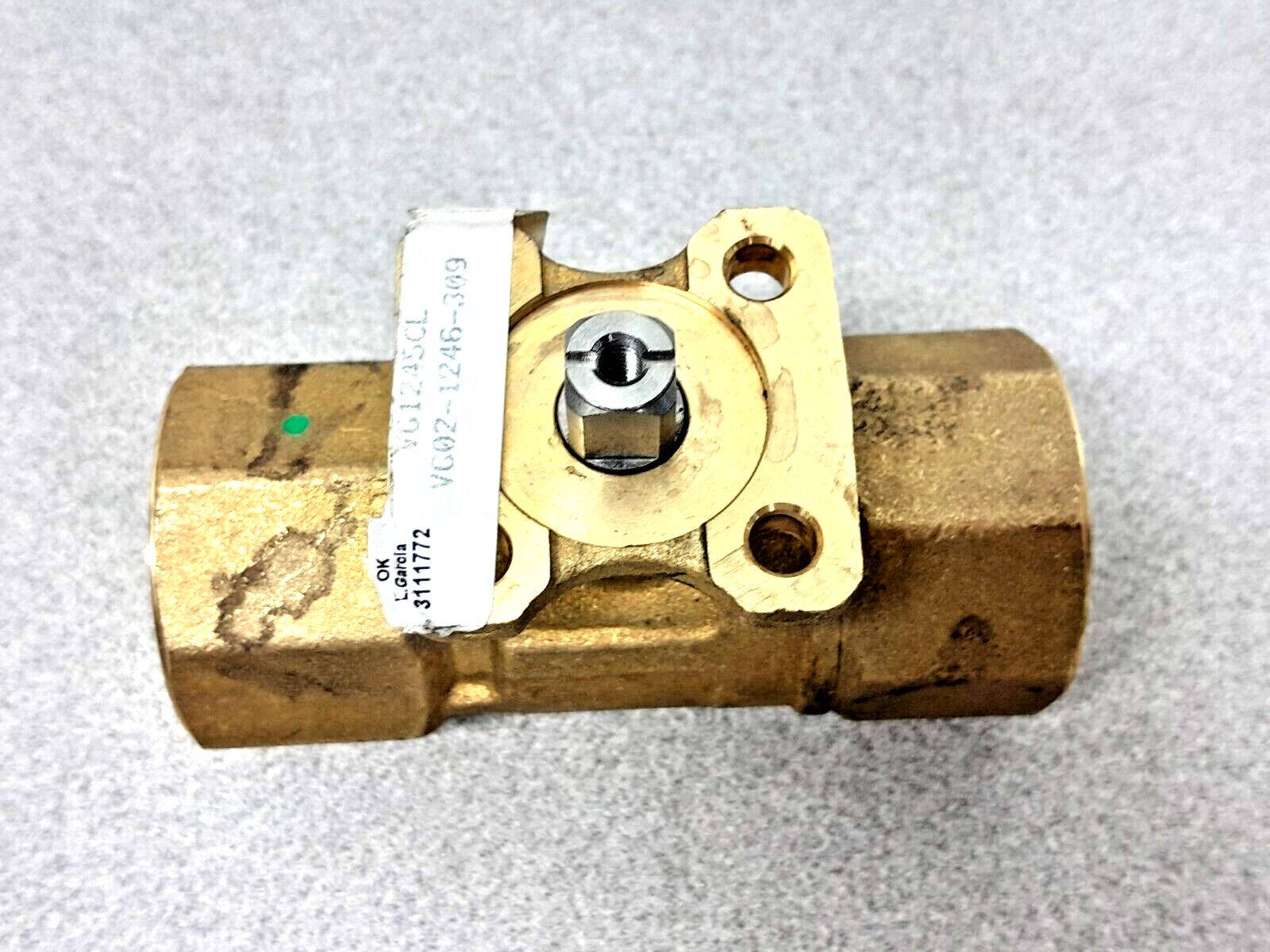 MIX LOT of 6 =JOHNSON CONTROLS HVAC 1/2 ” – 3/4 “- 1 ” – Brass Ball Valve 2 Way