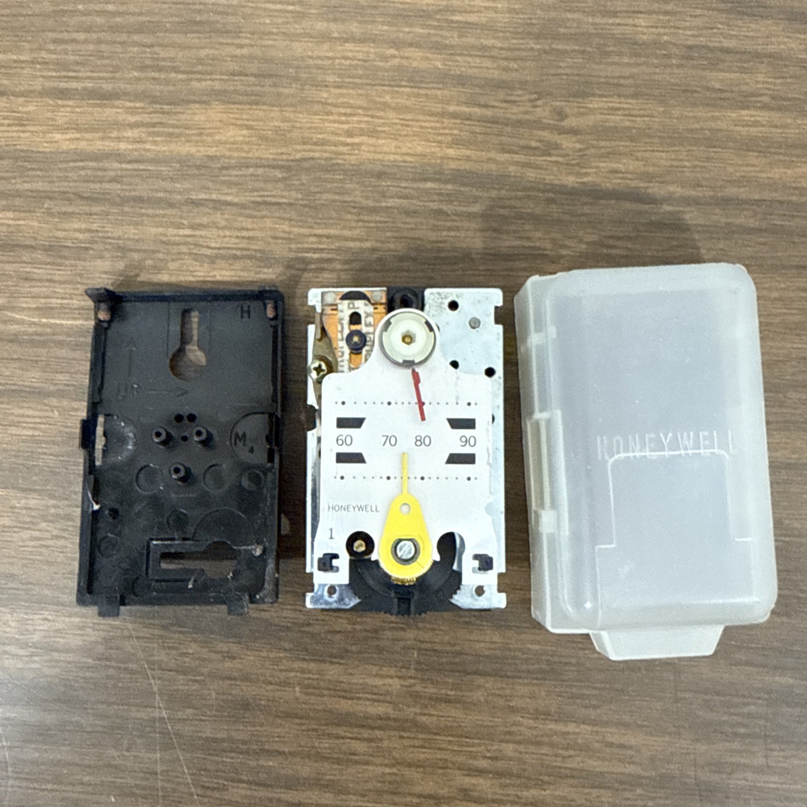 Honeywell TP970B 2002 4 Pneumatic Thermostat Reverse Acting 60-90°F (New No Box)
