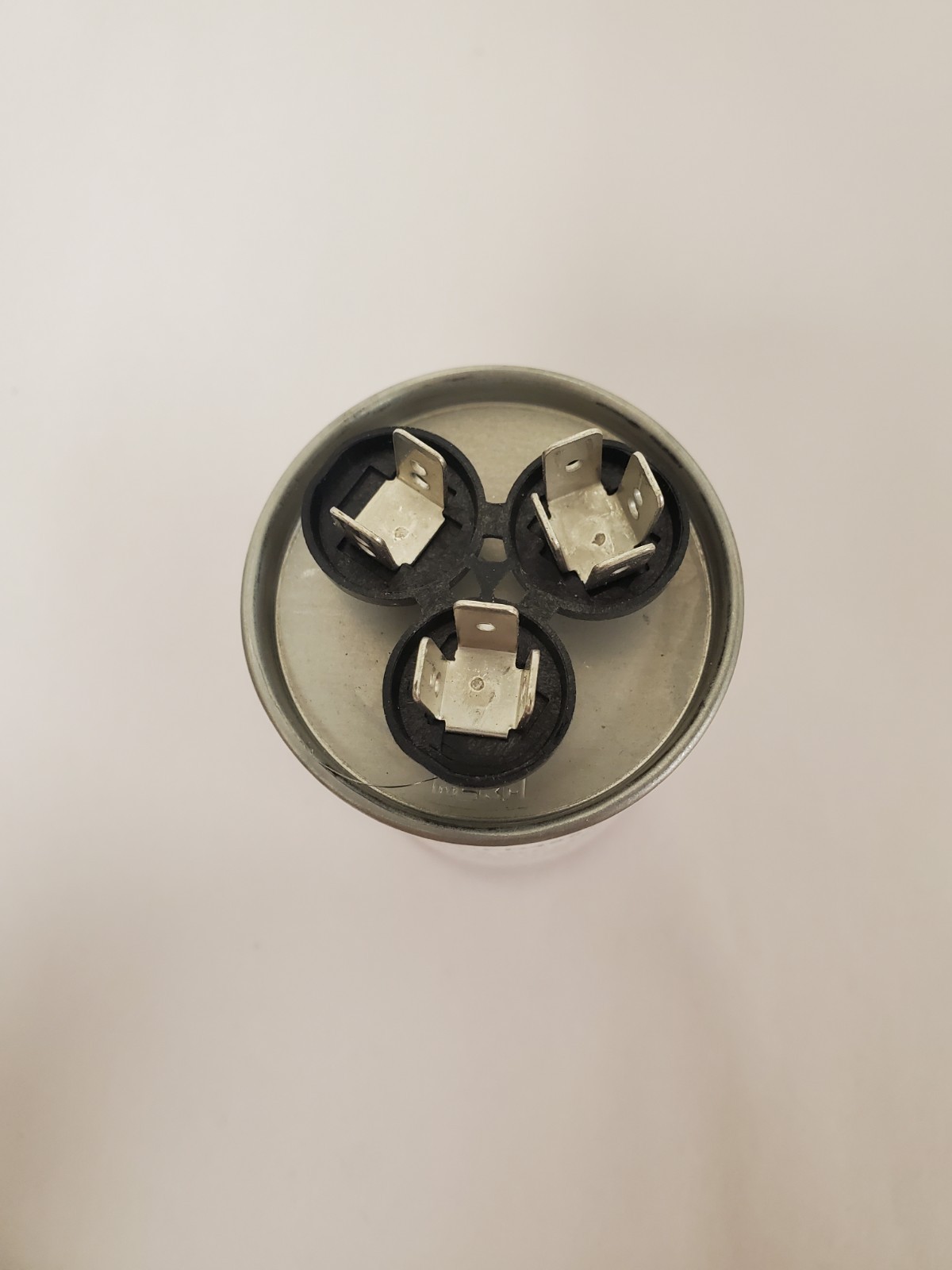TITAN HD 45 Plus 5 MFD, 440V/370V Dual Voltage Round Run Capacitor (PRCFD455AR)