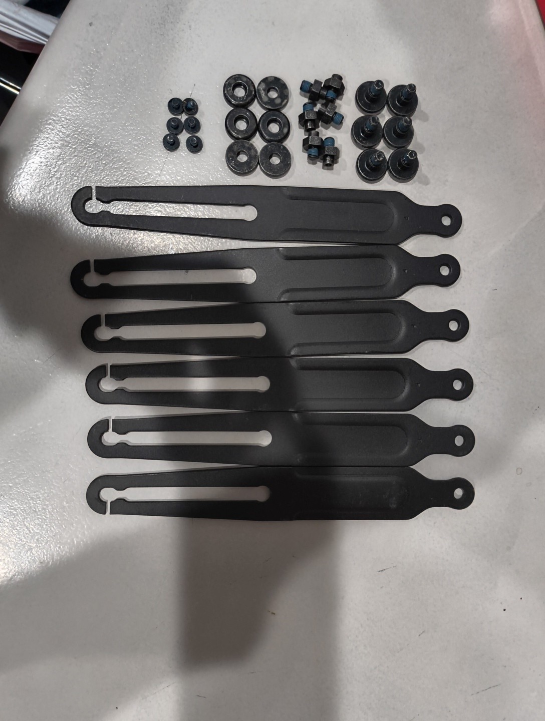 Hussmann Retainer / Hold Open (Includes Six800-2004 Shoulder