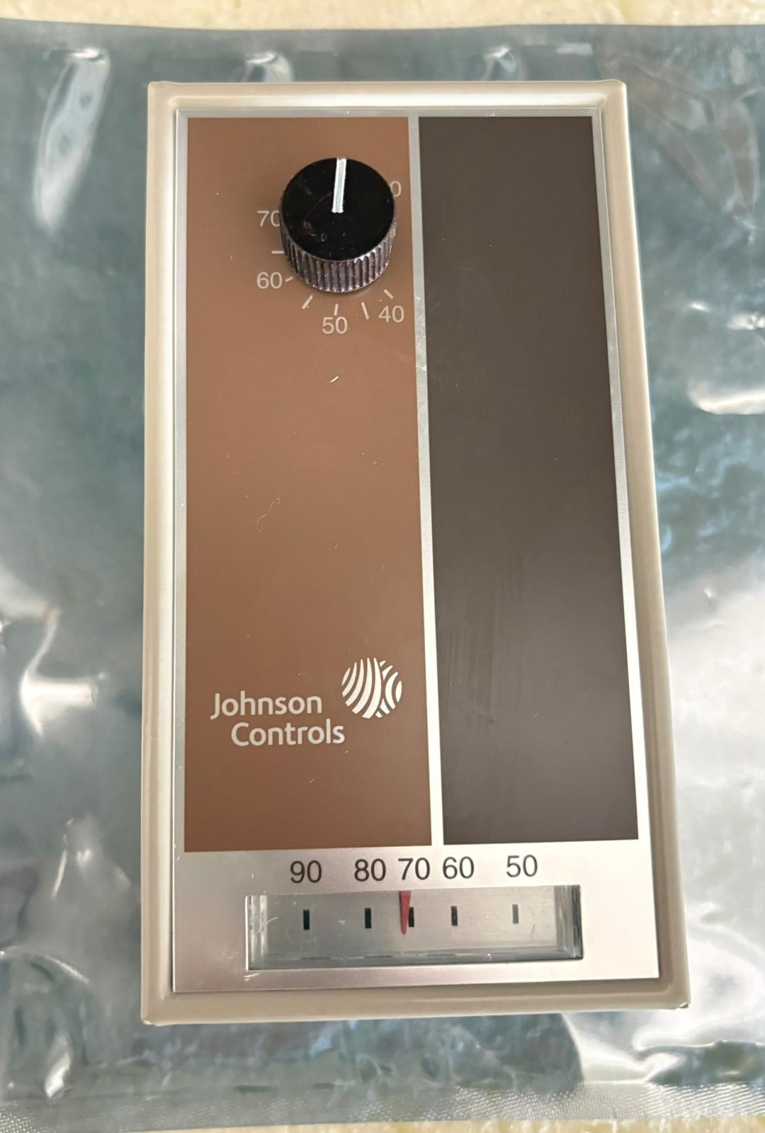 Johnson Controls T25A-1C Two Stage Room Thermostat 40-90°F w/ Box & Instructions