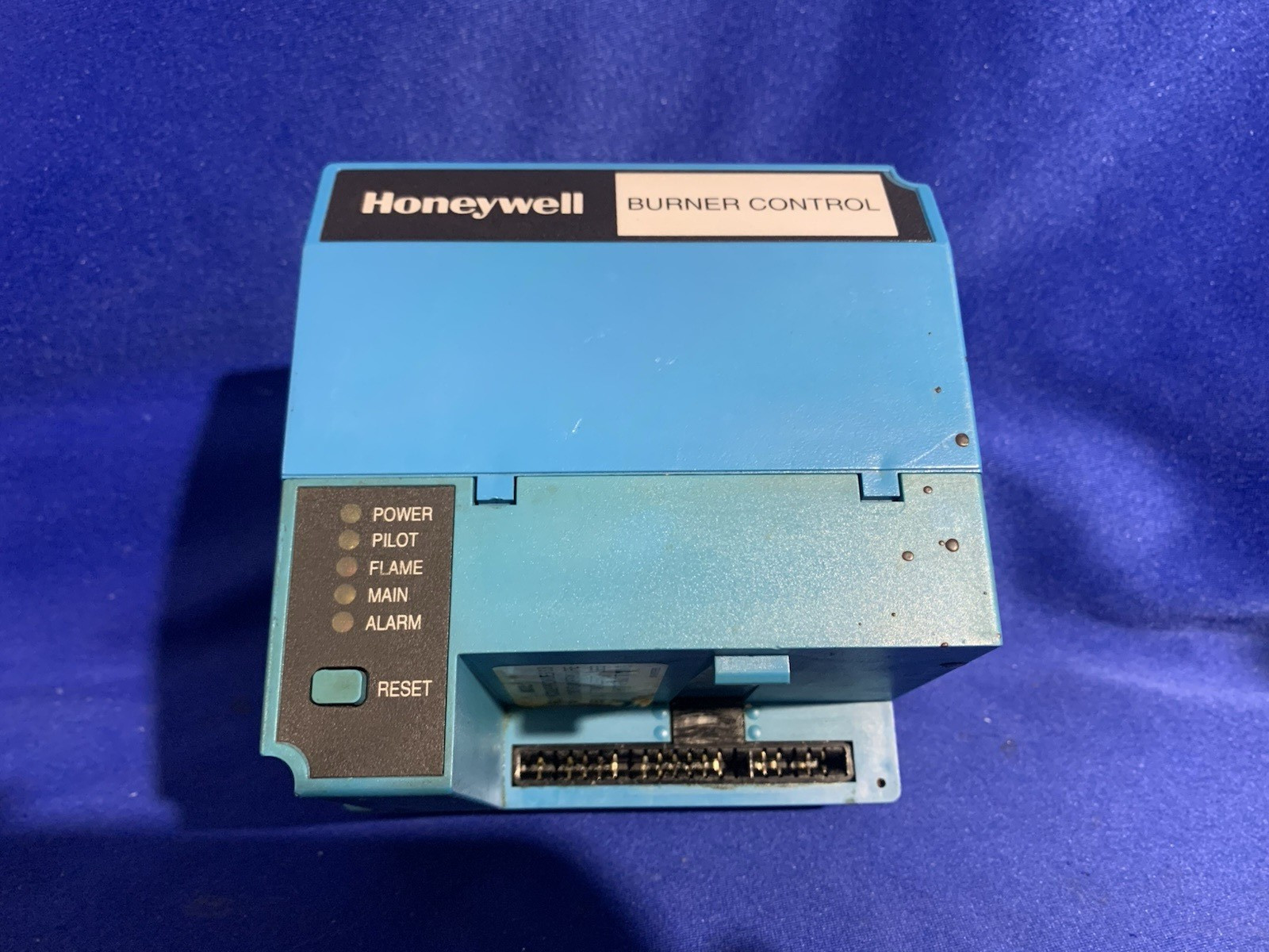 Honeywell RM7895A1014 Burner Control AC On-Off Primary Control – Untested – Read
