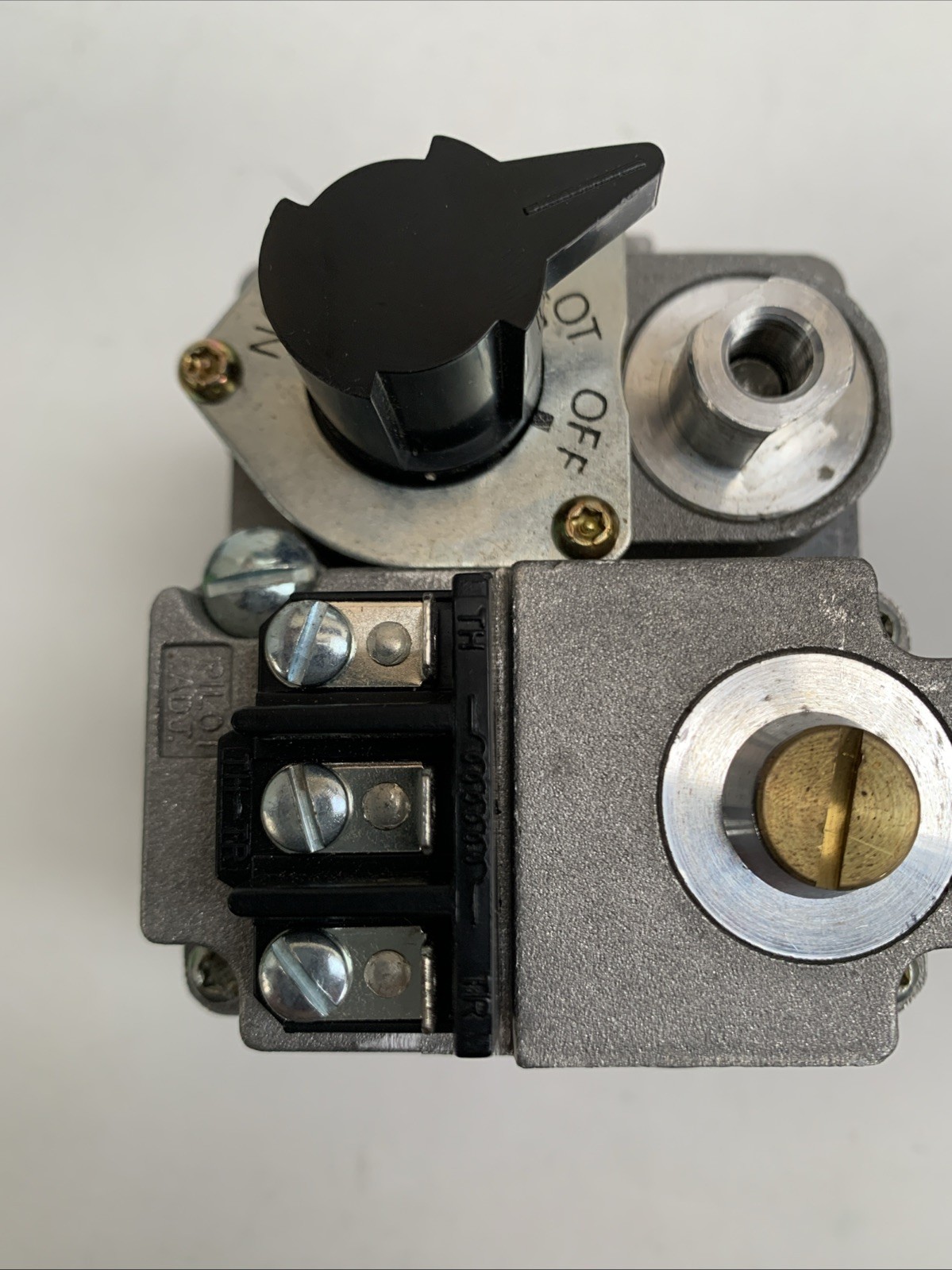White-Rodgers 36C03-433 Gas Valve, Ng/Lp, Standing Pilot, 24 V, 2.5 To 5.0 In