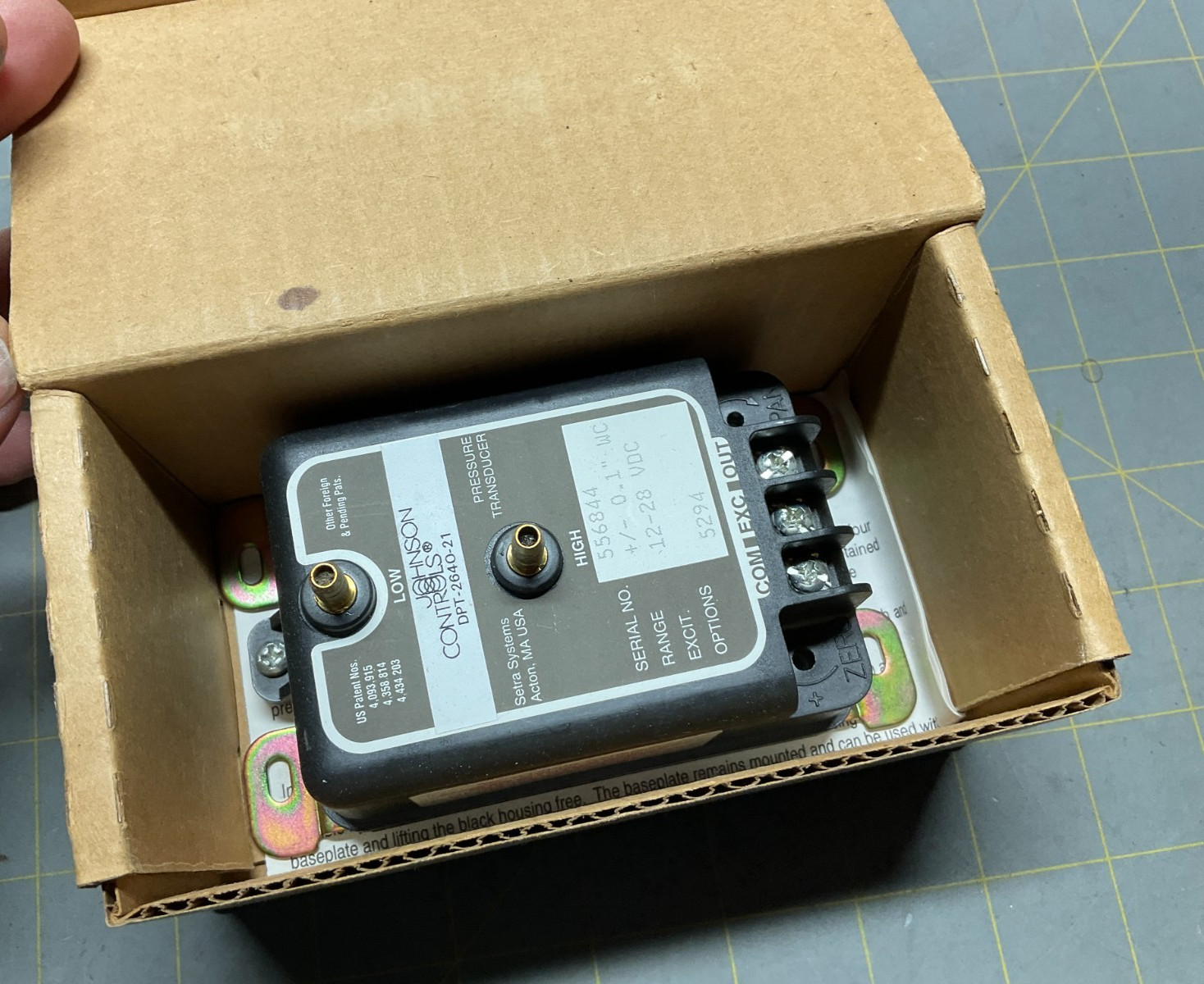 NEW Johnson Controls DPT-2640-21 FROM WISCONSIN SETRA 264100-14