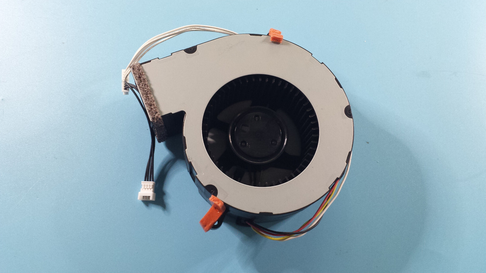 G80S13MS3AZ-57 (13 V DC 0.45A) Fan