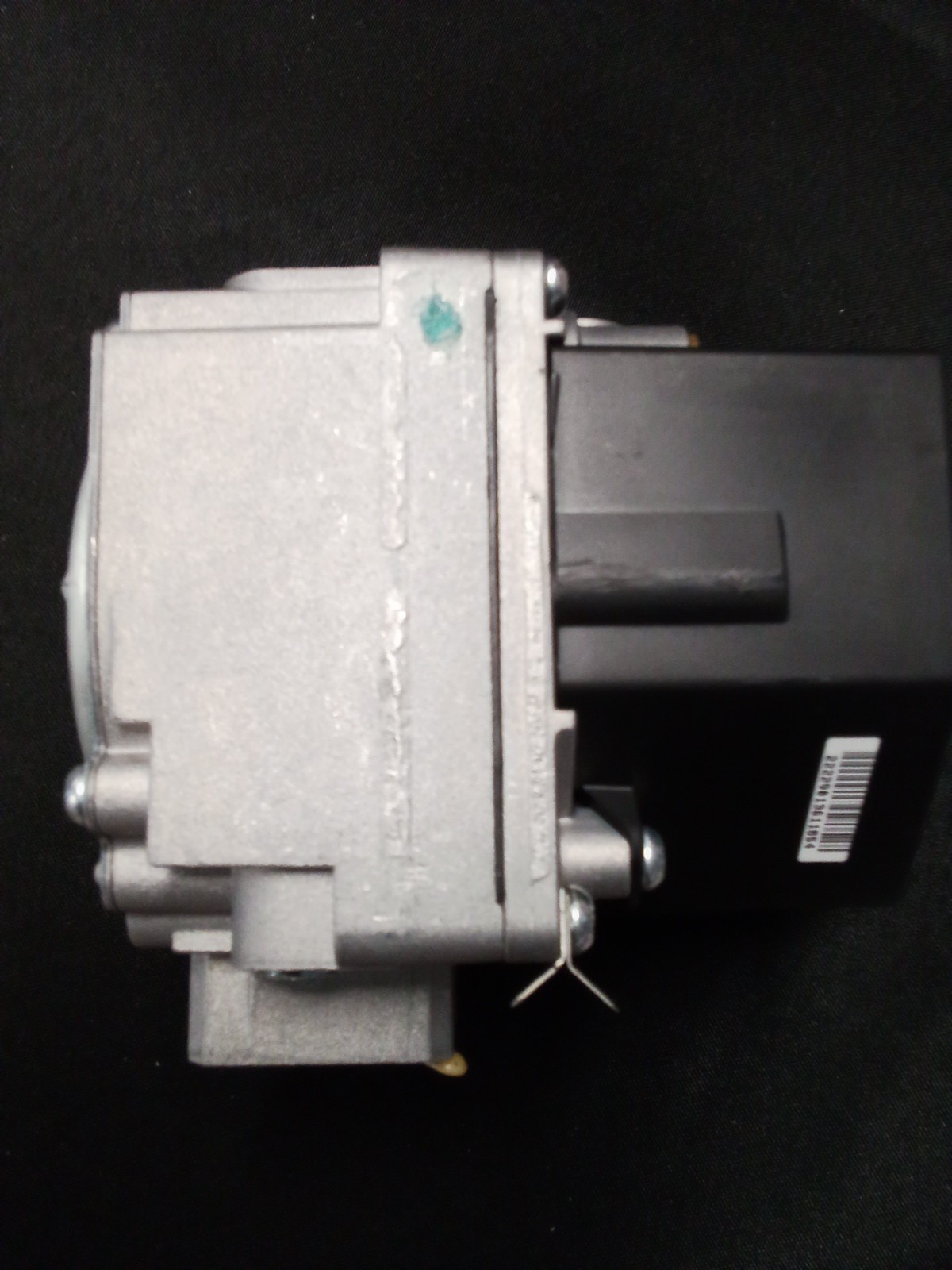 White Rodgers 36H55-416 natural gas valve Beckett 14364 (Unused)