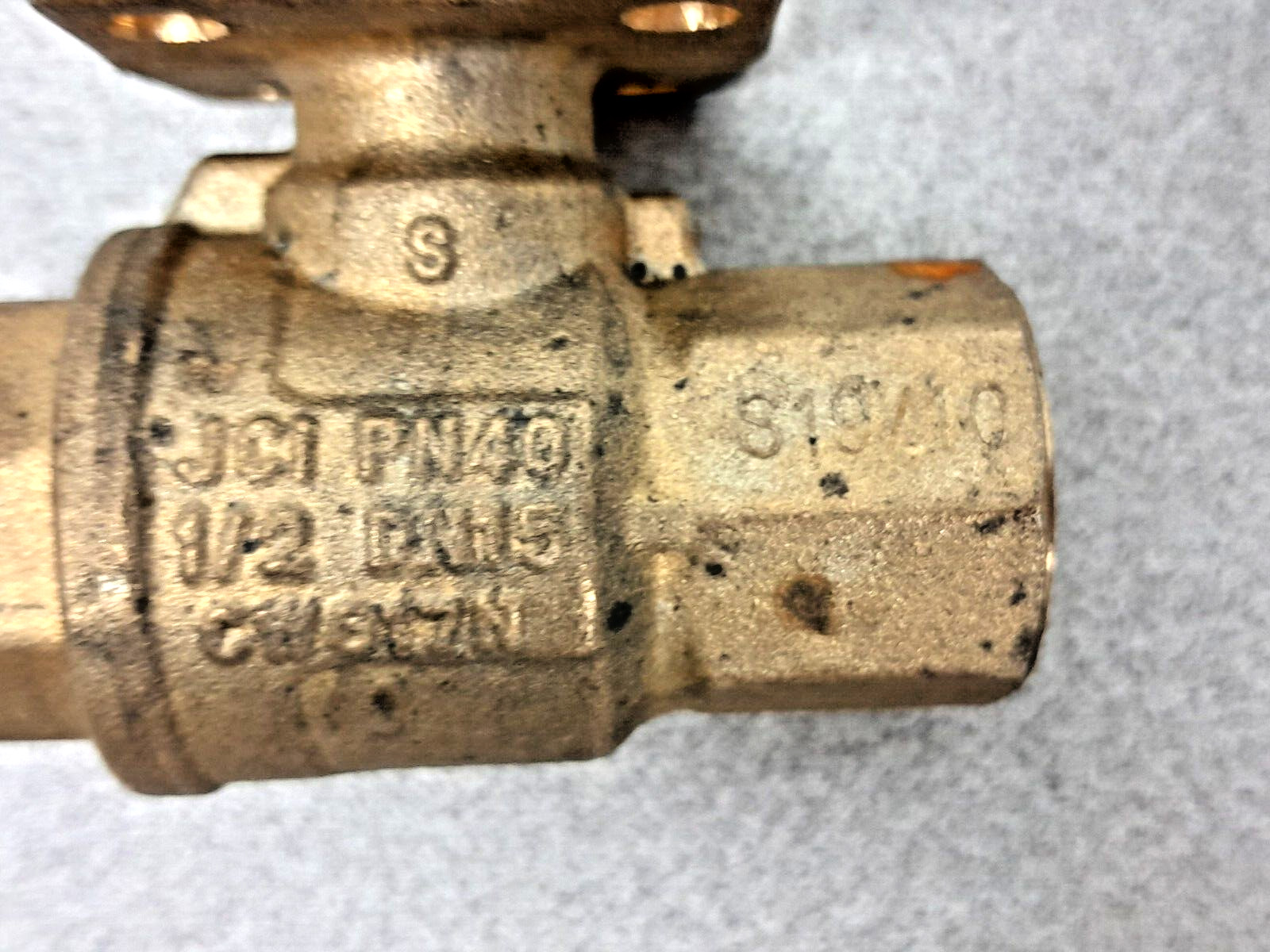 MIX LOT of 6 =JOHNSON CONTROLS HVAC 1/2 ” – 3/4 “- 1 ” – Brass Ball Valve 2 Way